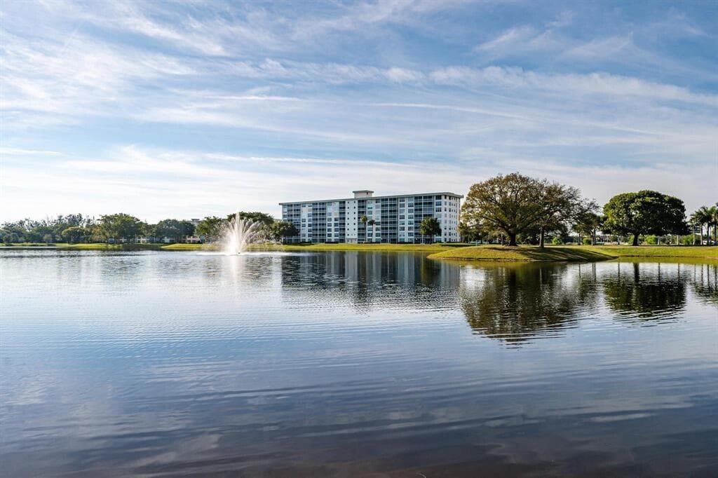 3091 N Course Drive 303, Pompano Beach, FL 33069 — photo 1 of 25