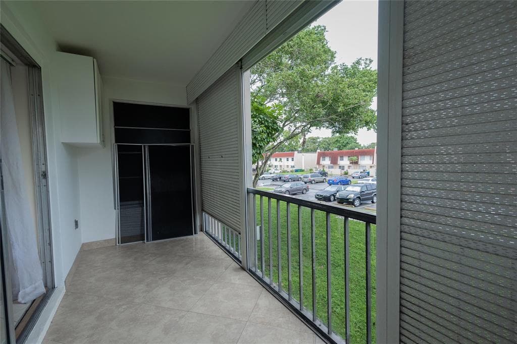 4152 Inverrary Drive 202, Lauderhill, FL 33319 — photo 8 of 13