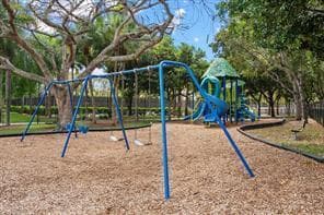 112 Lancaster Way, Royal Palm Beach, FL 33414 — photo 5 of 10