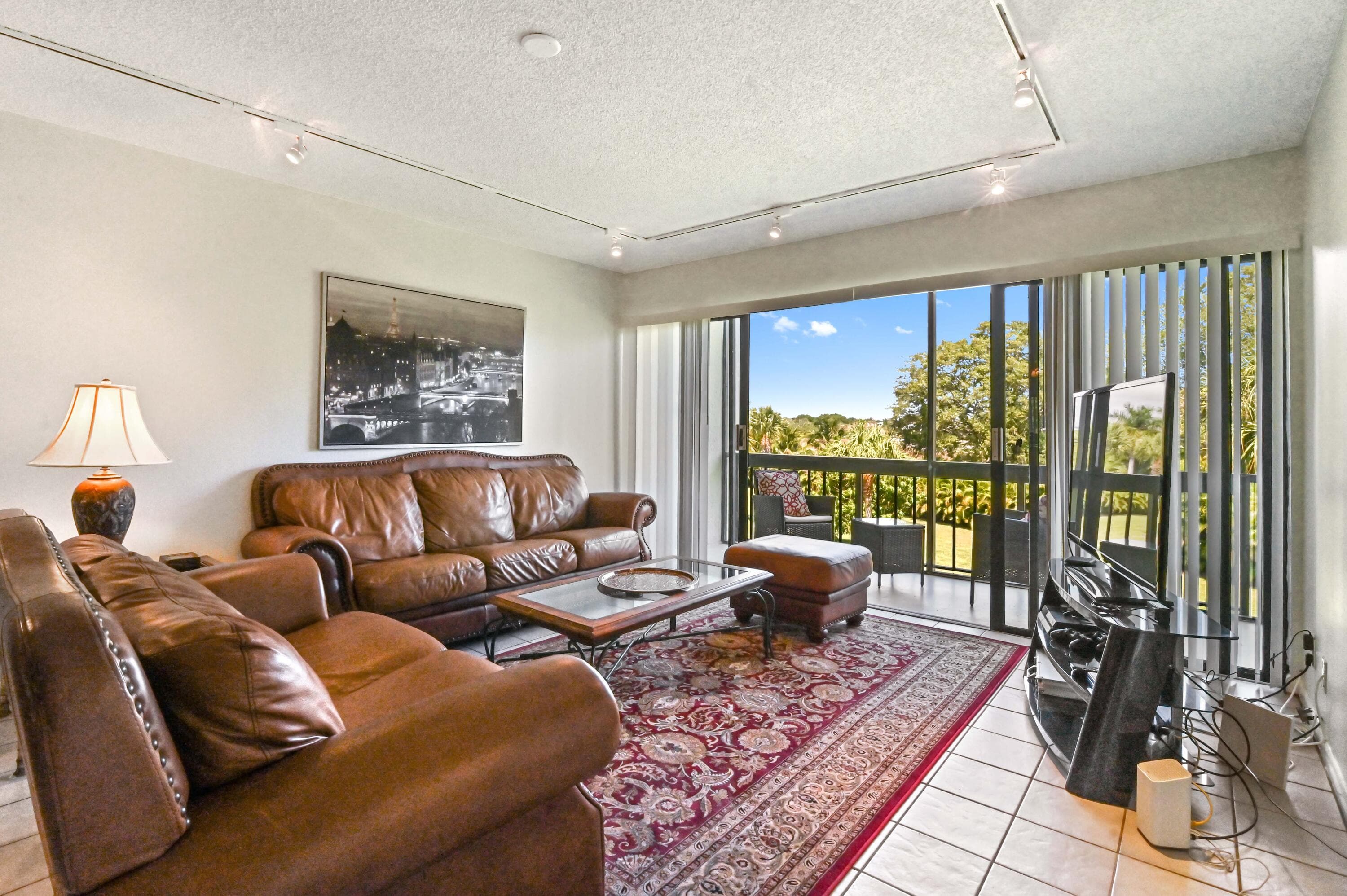 2500 Presidential Way 302, West Palm Beach, FL 33401 — photo 1 of 18