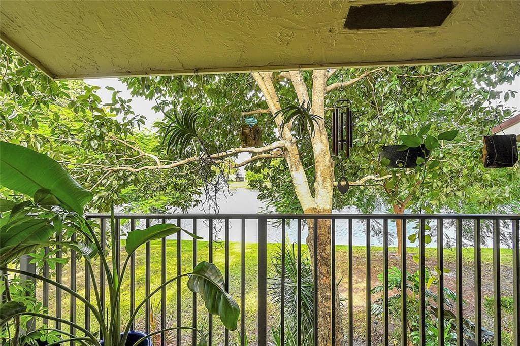 117 Gardens Drive 204, Pompano Beach, FL 33069 — photo 10 of 32