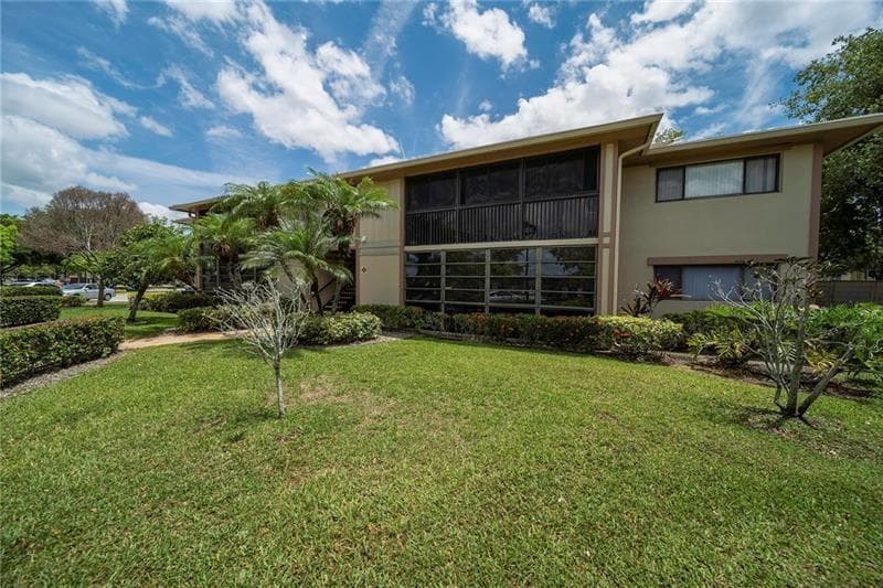 9425 S Belfort Circle 104, Tamarac, FL 33321 — photo 2 of 15