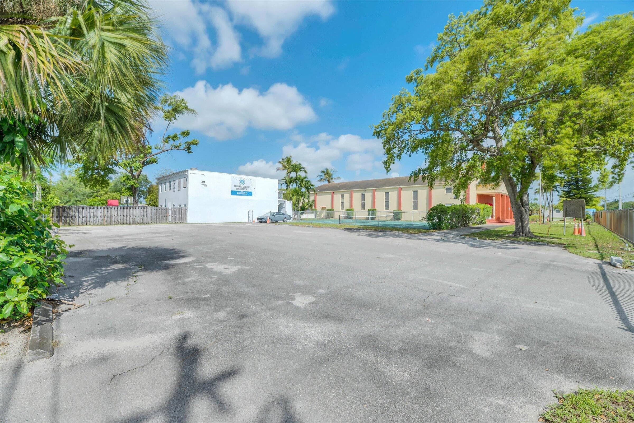 4101 SW 61st Avenue, Davie, FL — photo 13 of 104