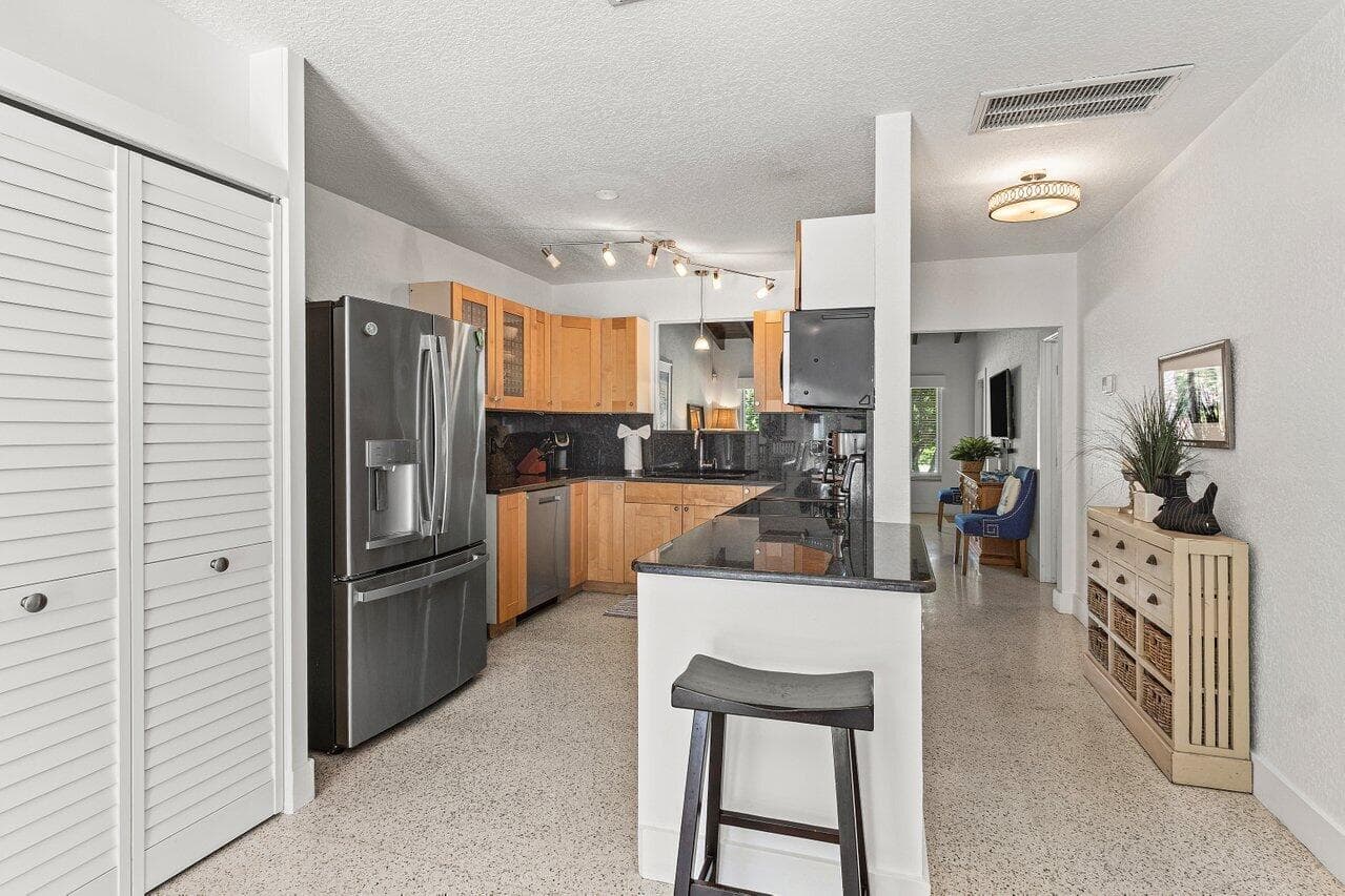340 NE 7th Avenue, Delray Beach, FL 33483 — photo 15 of 31