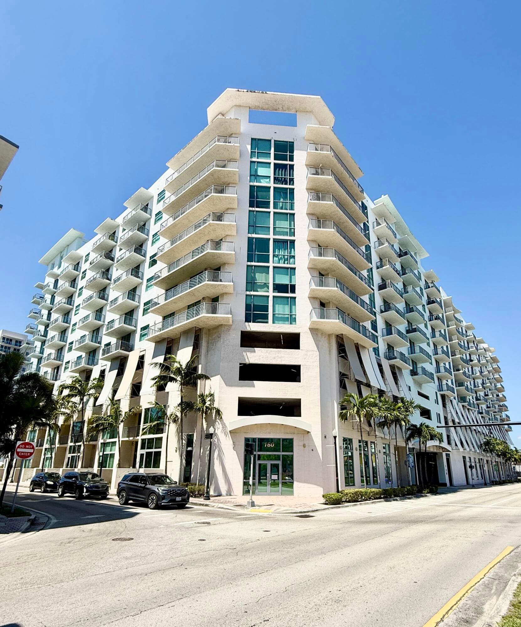 140 S Dixie Highway 512, Hollywood, FL 33020 — photo 1 of 37