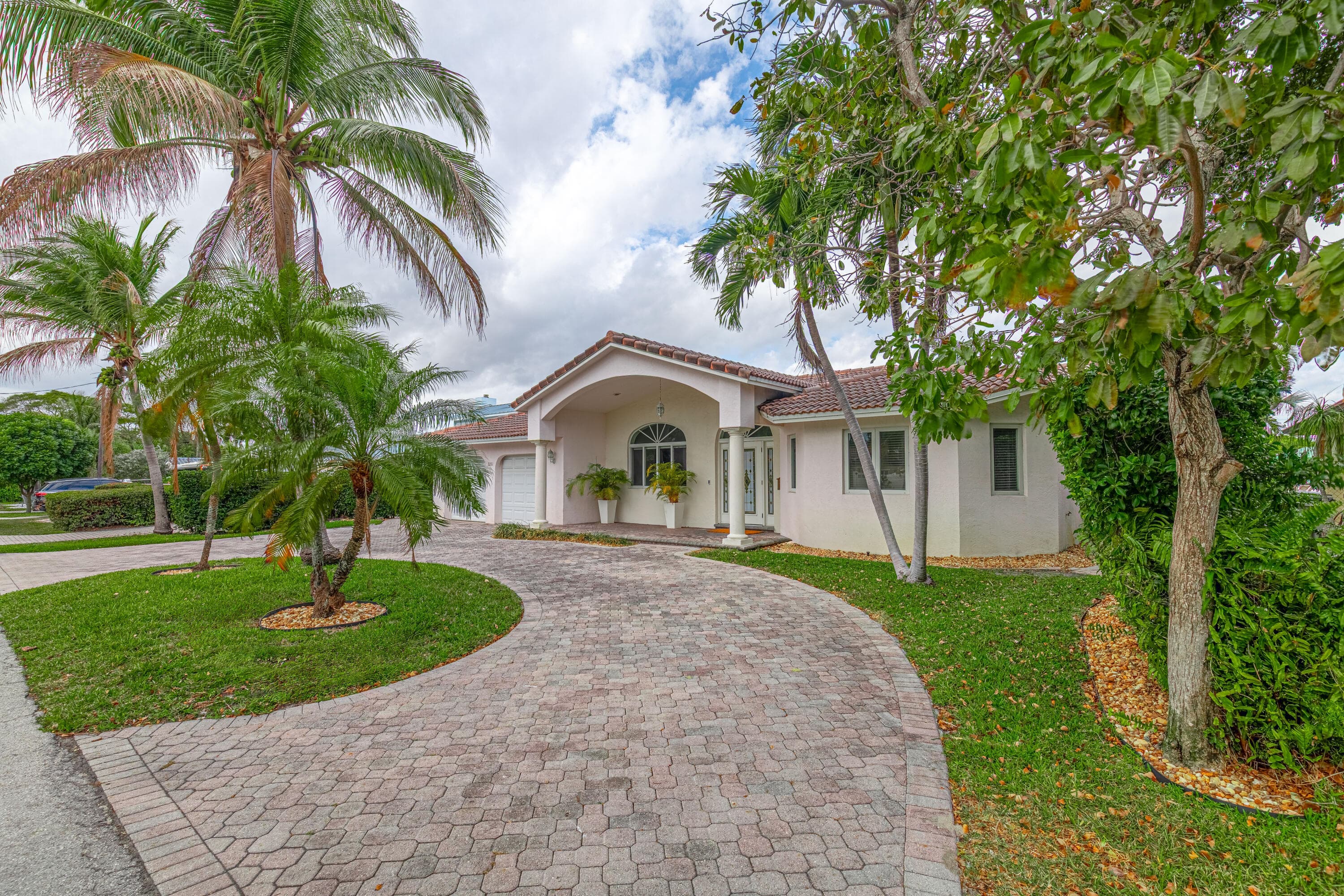 2281 SE 11th Street, Pompano Beach, FL 33062 — photo 7 of 40