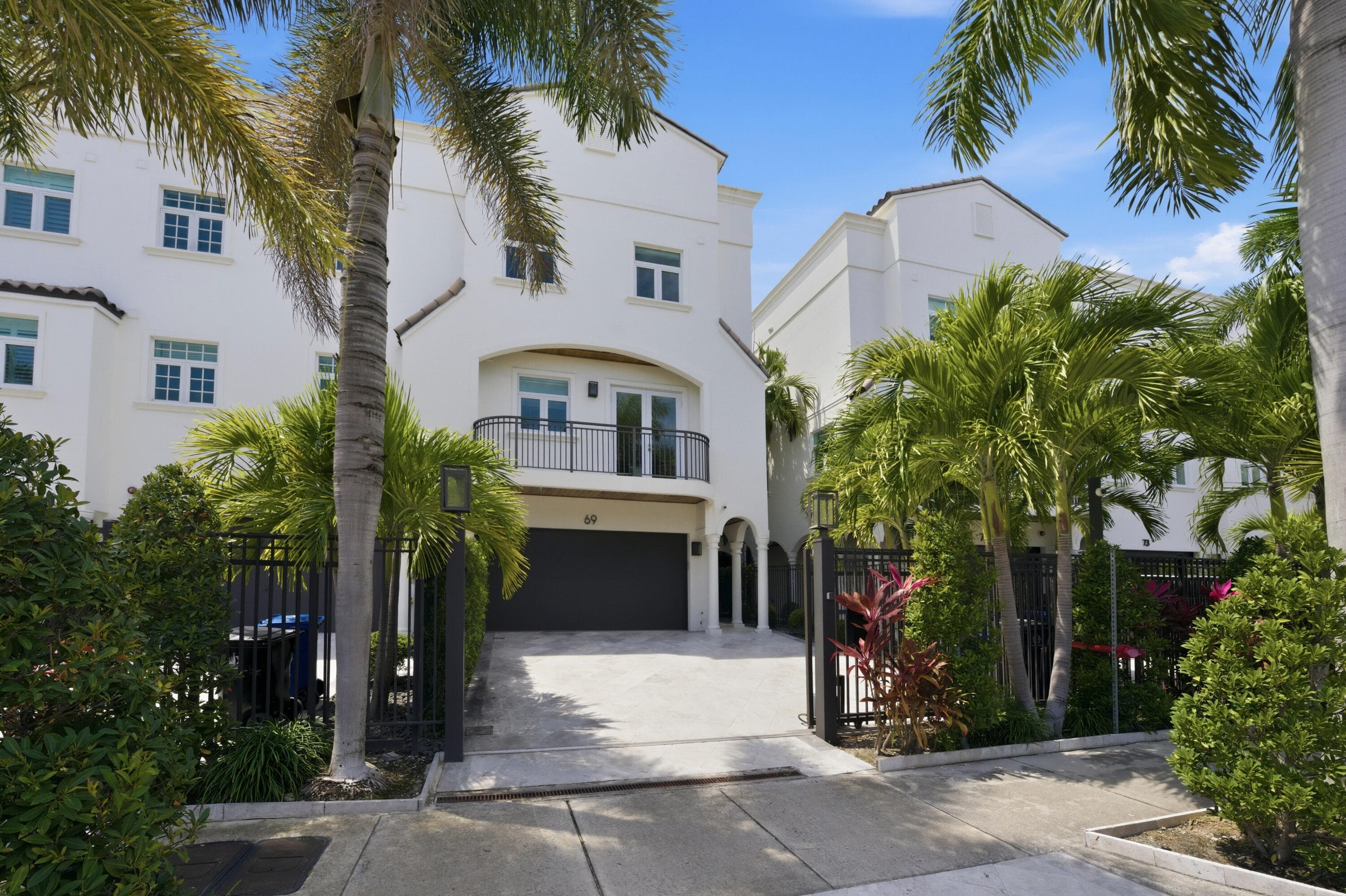 69 Isle Of Venice Drive, Fort Lauderdale, FL 33301 — photo 2 of 63