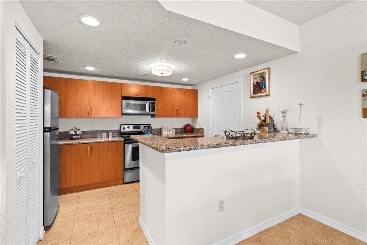 158 SW Peacock Boulevard 30105, Port St. Lucie, FL 34986 — photo 5 of 36
