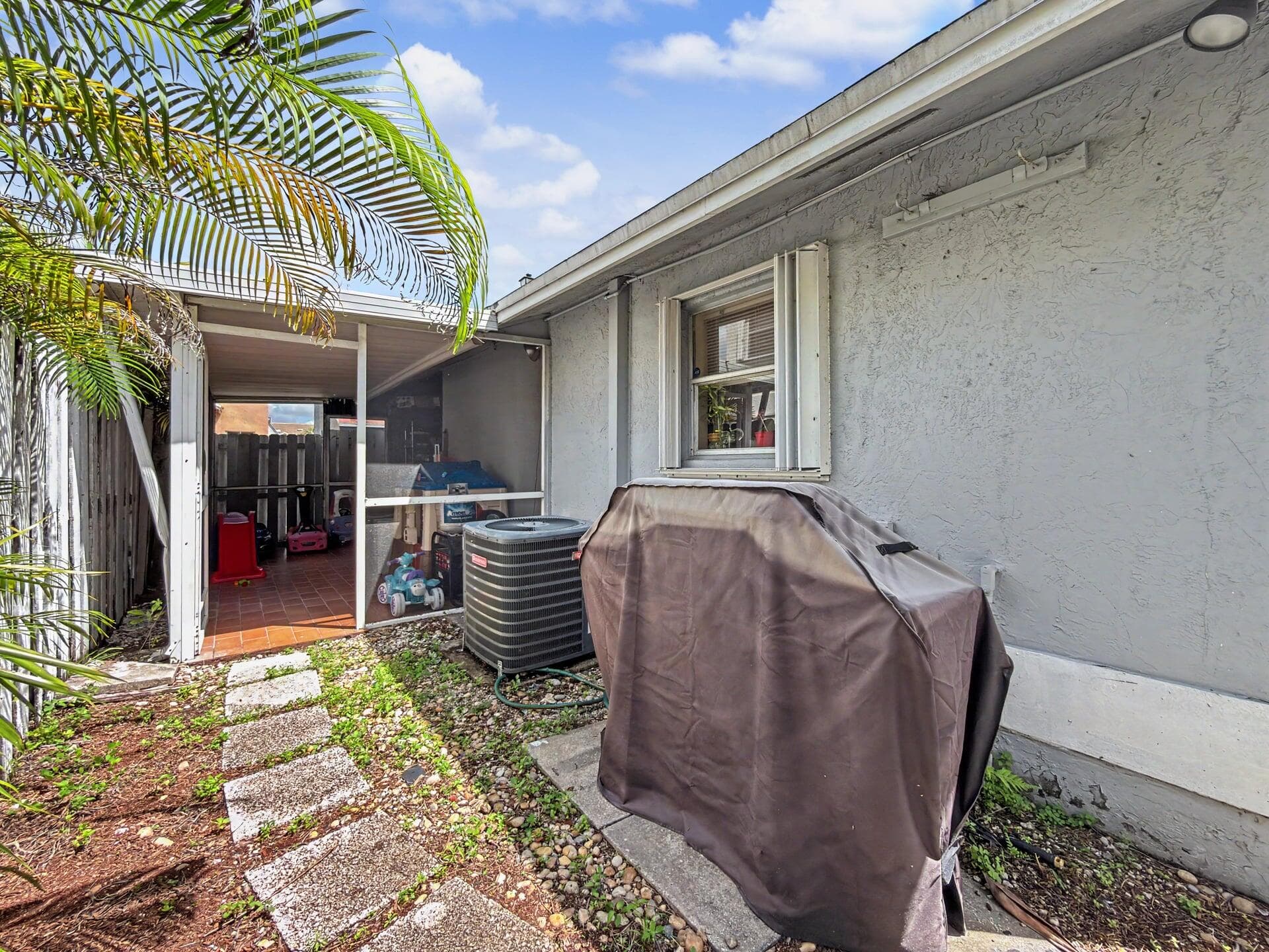 10151 NW 3rd Street, Pembroke Pines, FL 33026 — photo 31 of 34