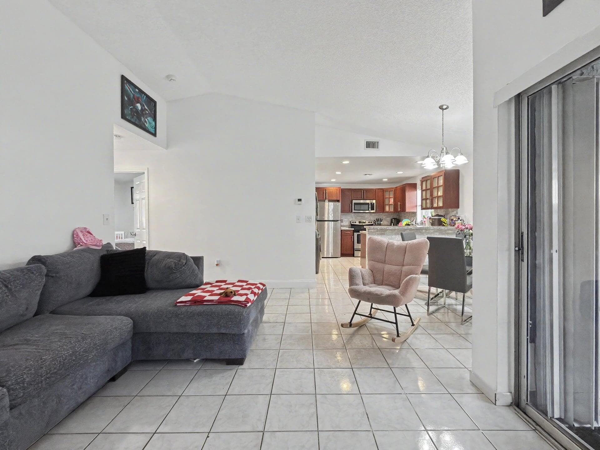 10151 NW 3rd Street, Pembroke Pines, FL 33026 — photo 9 of 34