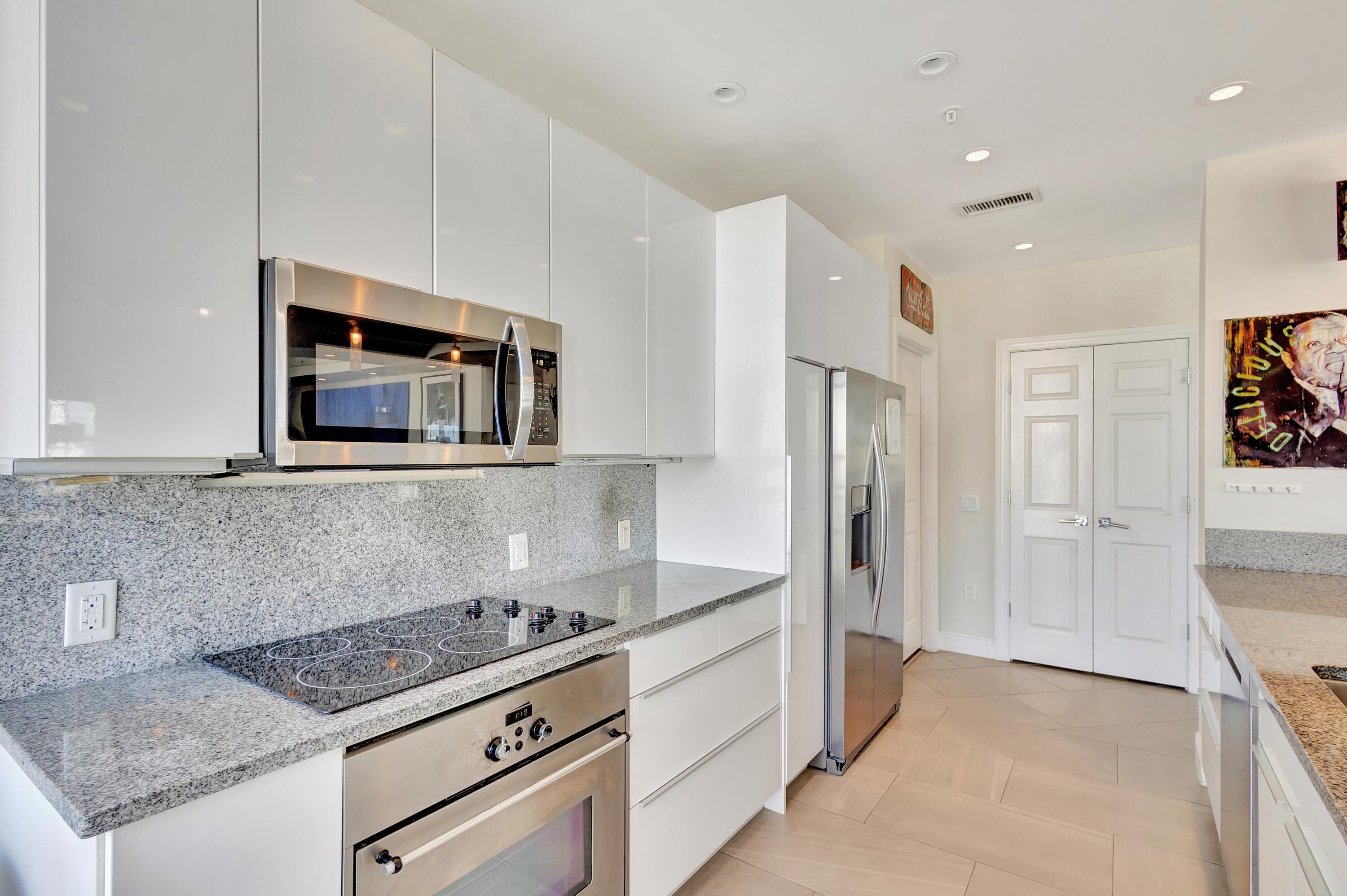 410 Evernia Street 801, West Palm Beach, FL 33401 — photo 11 of 39