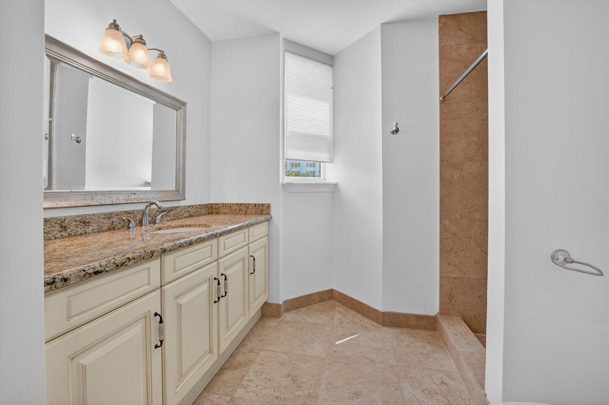 616 SE 20th Avenue 302, Deerfield Beach, FL 33441 — photo 20 of 39