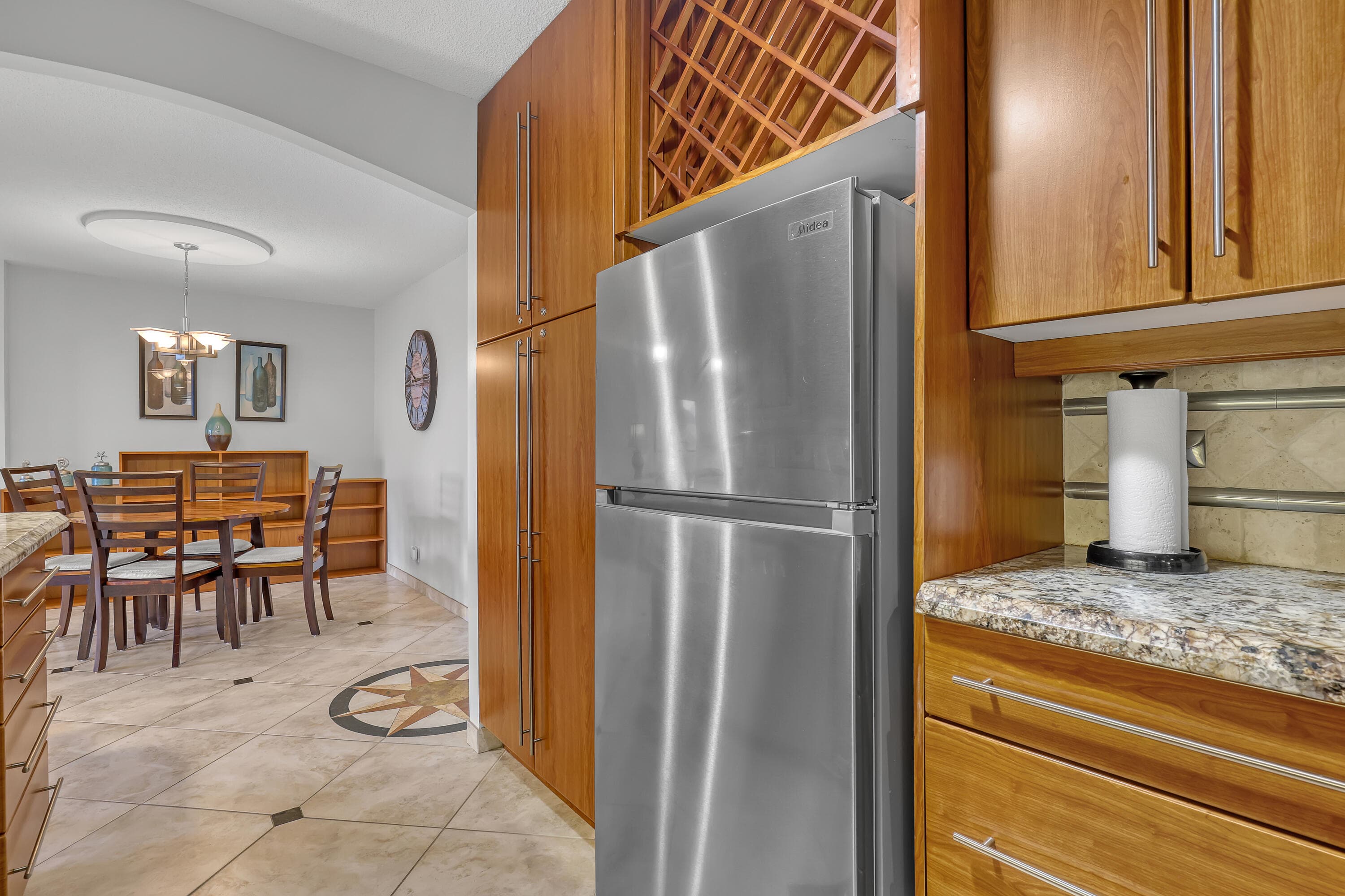 125 S Ocean Avenue 304, Palm Beach Shores, FL 33404 — photo 5 of 32