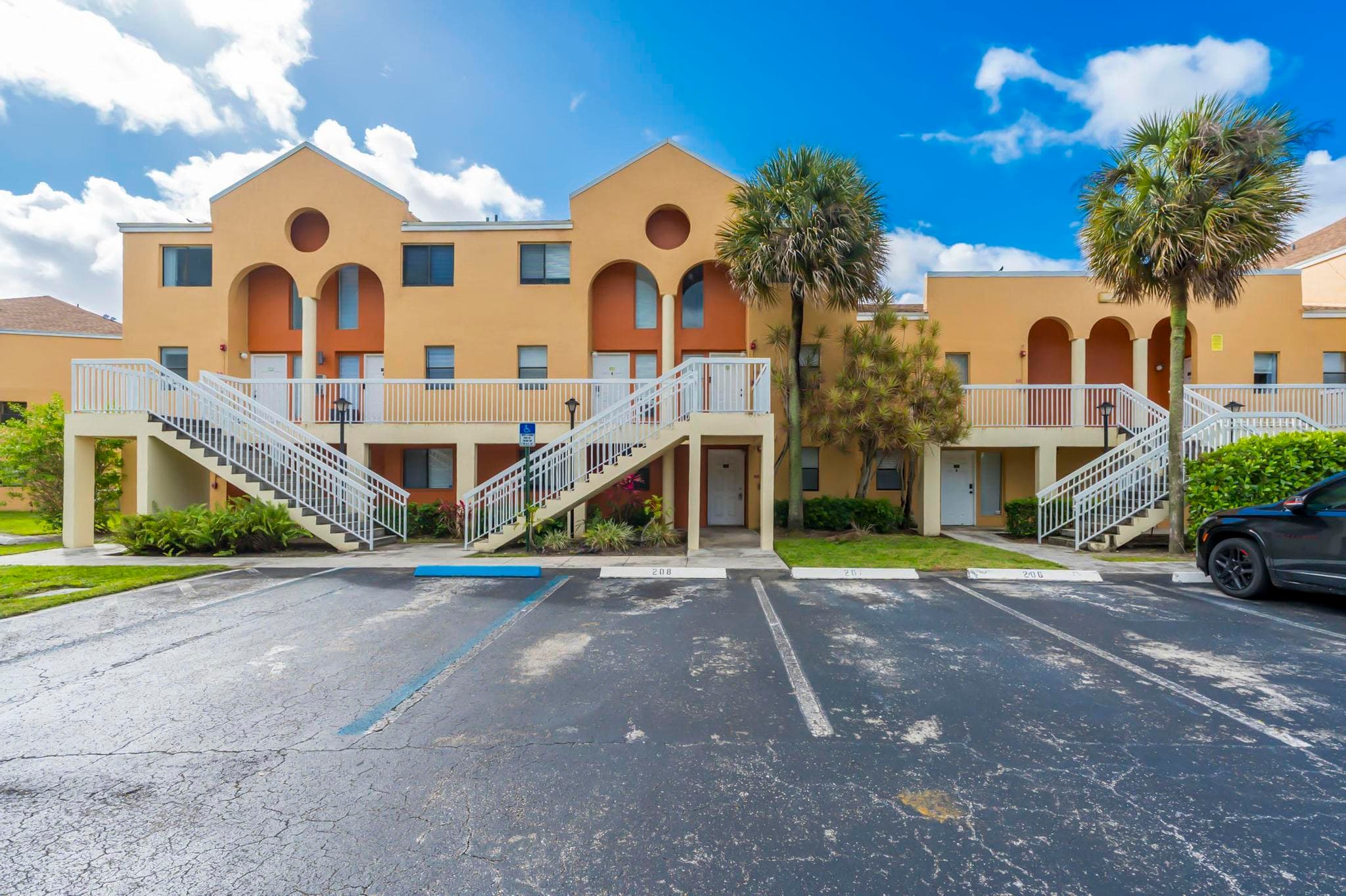 5200 NW 31st Avenue 141, Fort Lauderdale, FL 33309 — photo 1 of 33