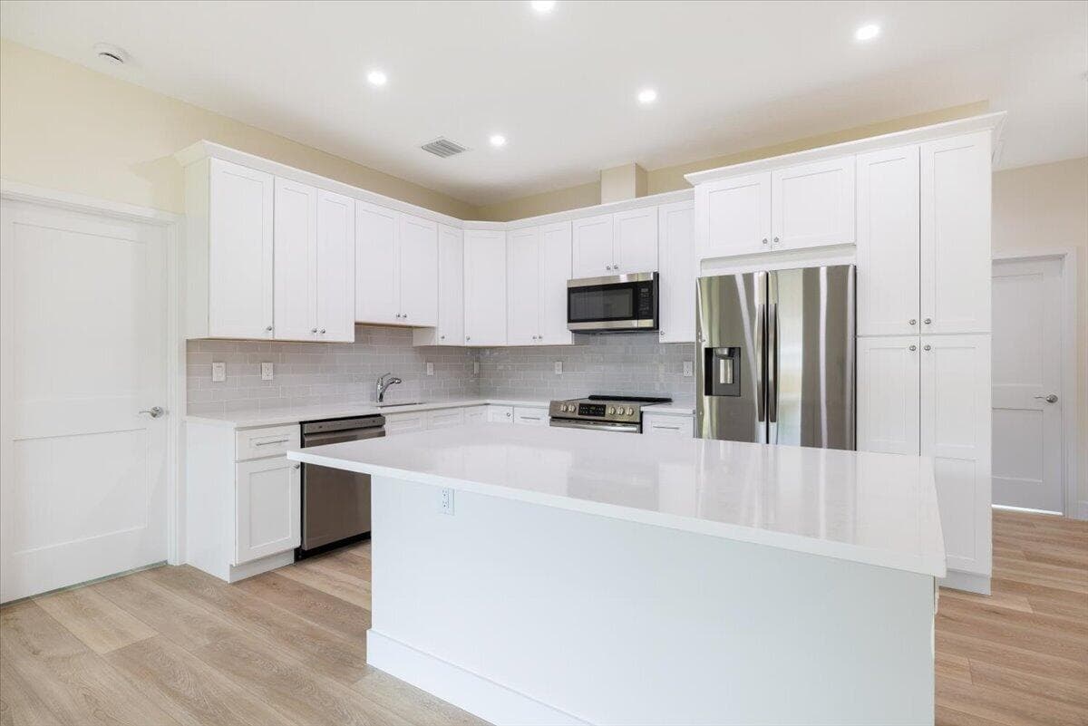 2376 28th Avenue SW, Vero Beach, FL 32968 — photo 15 of 43
