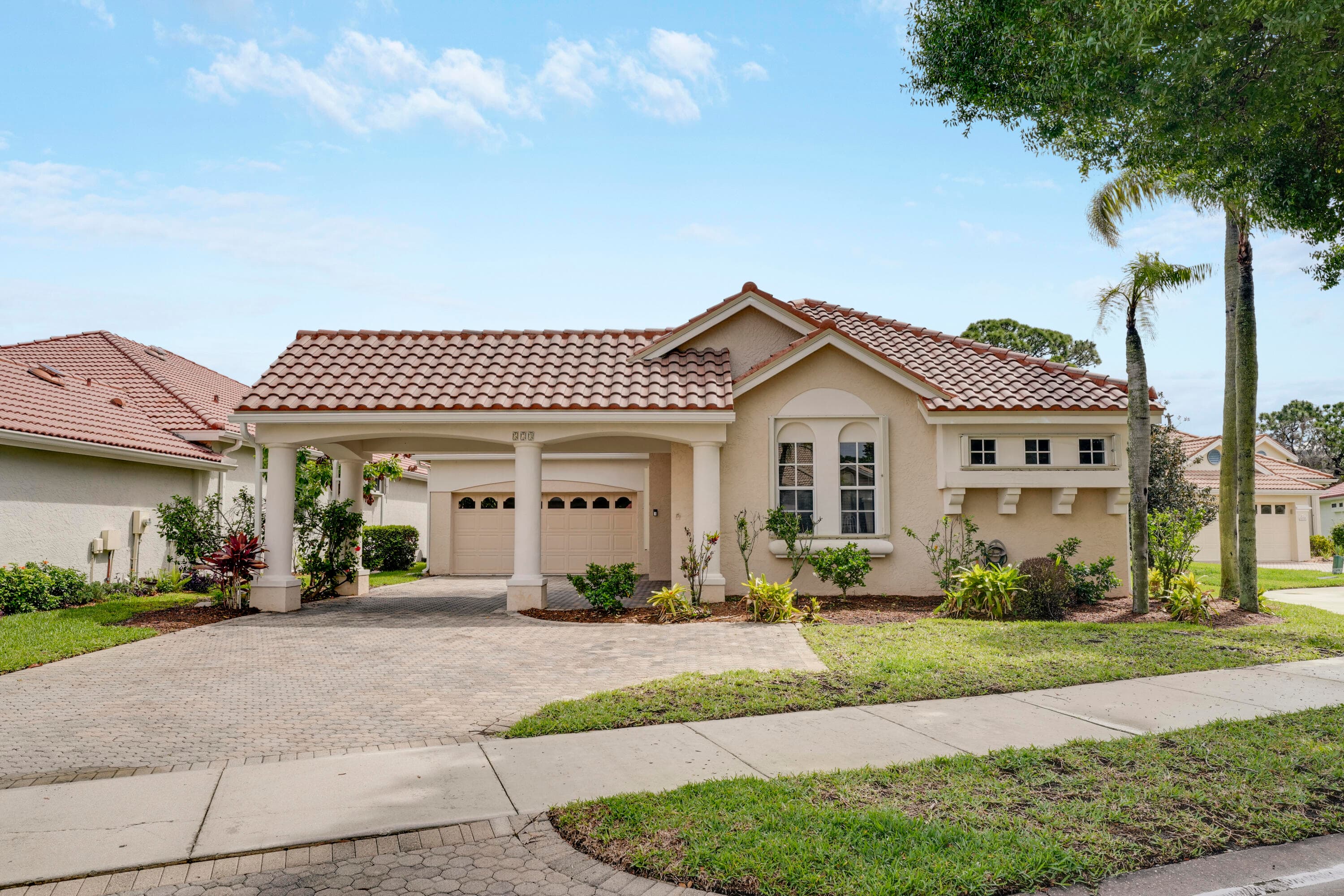573 SW Saint Kitts Cove, Port St. Lucie, FL 34986 — photo 1 of 44