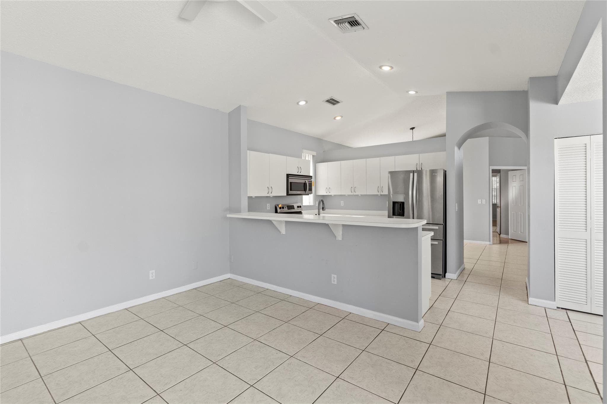 3222 NW 22nd Avenue, Oakland Park, FL 33309 — photo 14 of 72