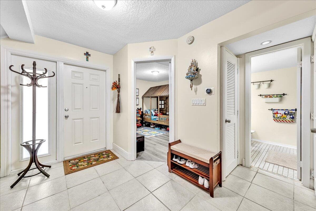 8715 Cleary Boulevard, Plantation, FL 33324 — photo 8 of 32