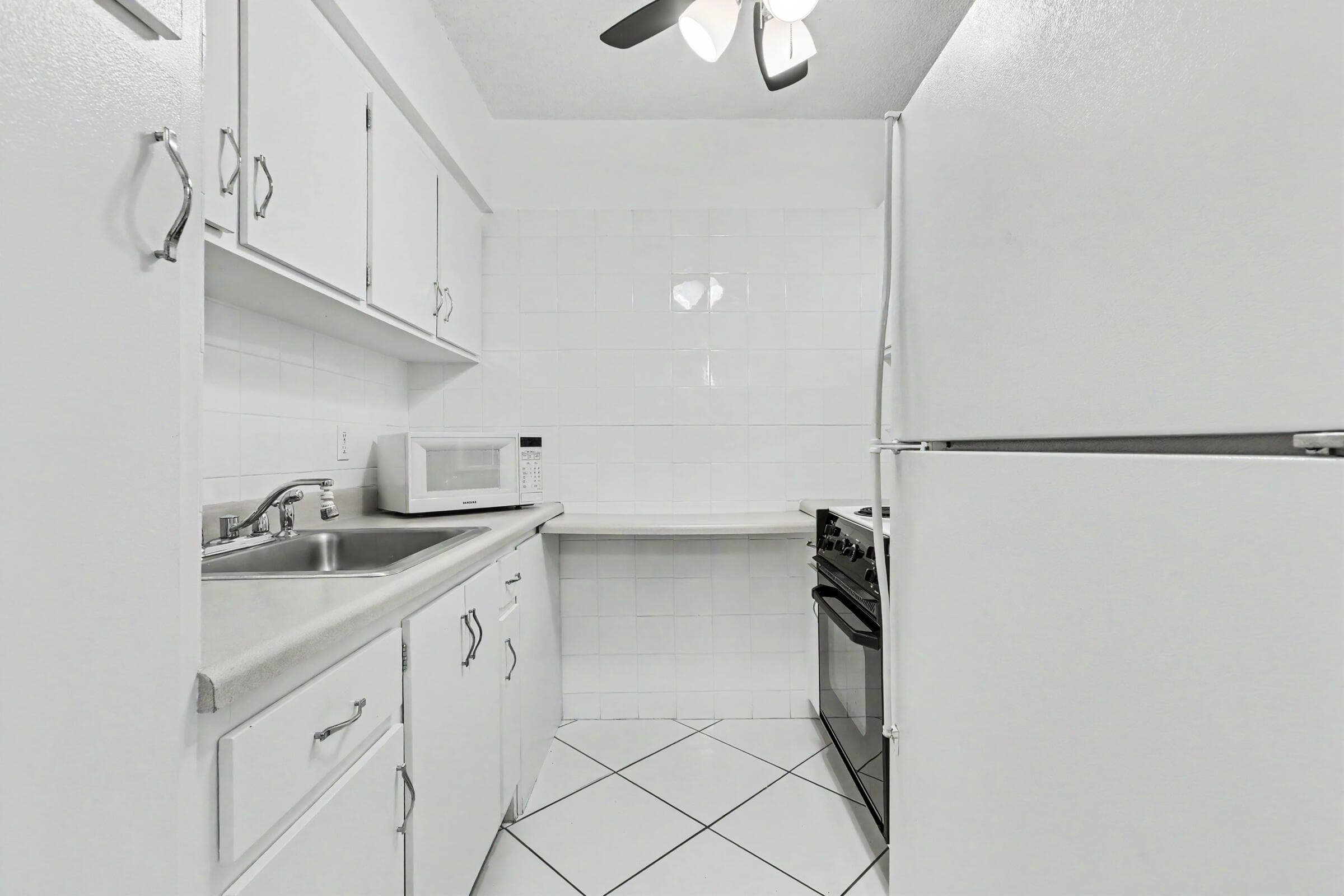 900 SW 10th Terrace S-19, Hallandale Beach, FL 33009 — photo 18 of 51