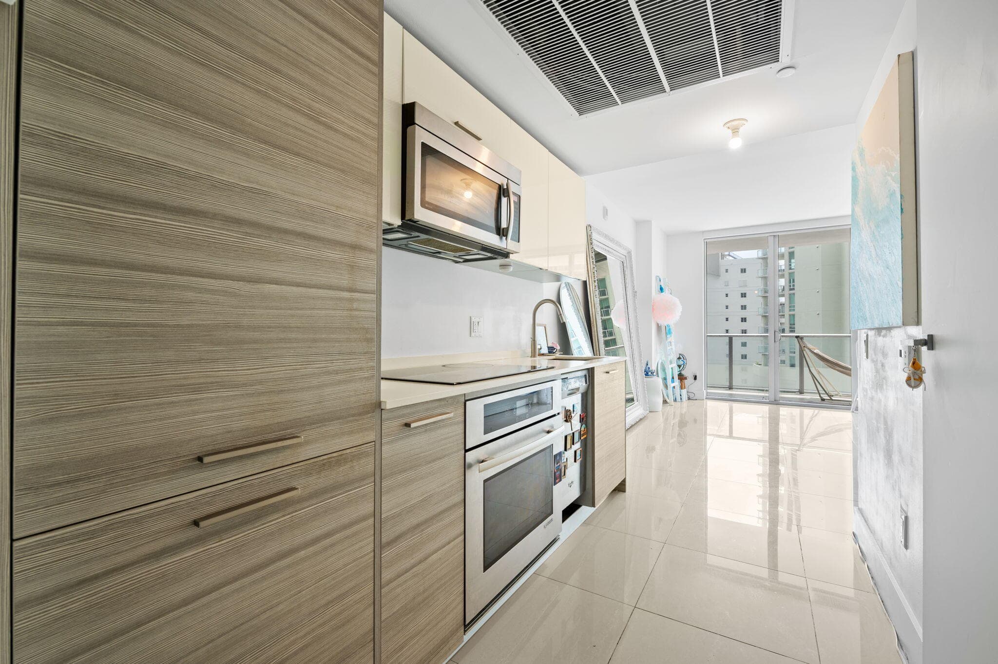 1300 Brickell Bay Drive 1005, Miami, FL 33131 — photo 8 of 45
