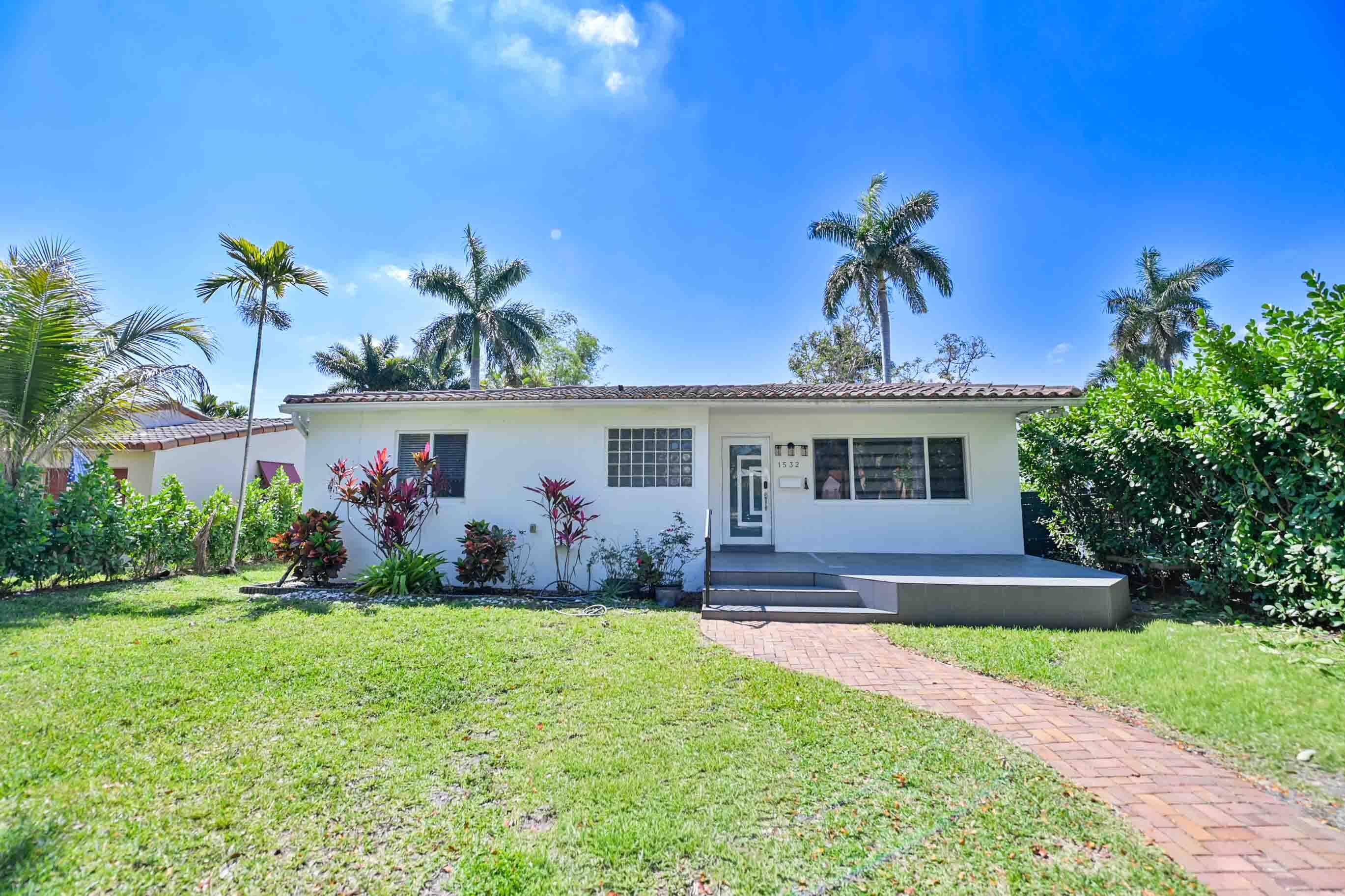 1532 Fletcher Street, Hollywood, FL 33020 — photo 4 of 55