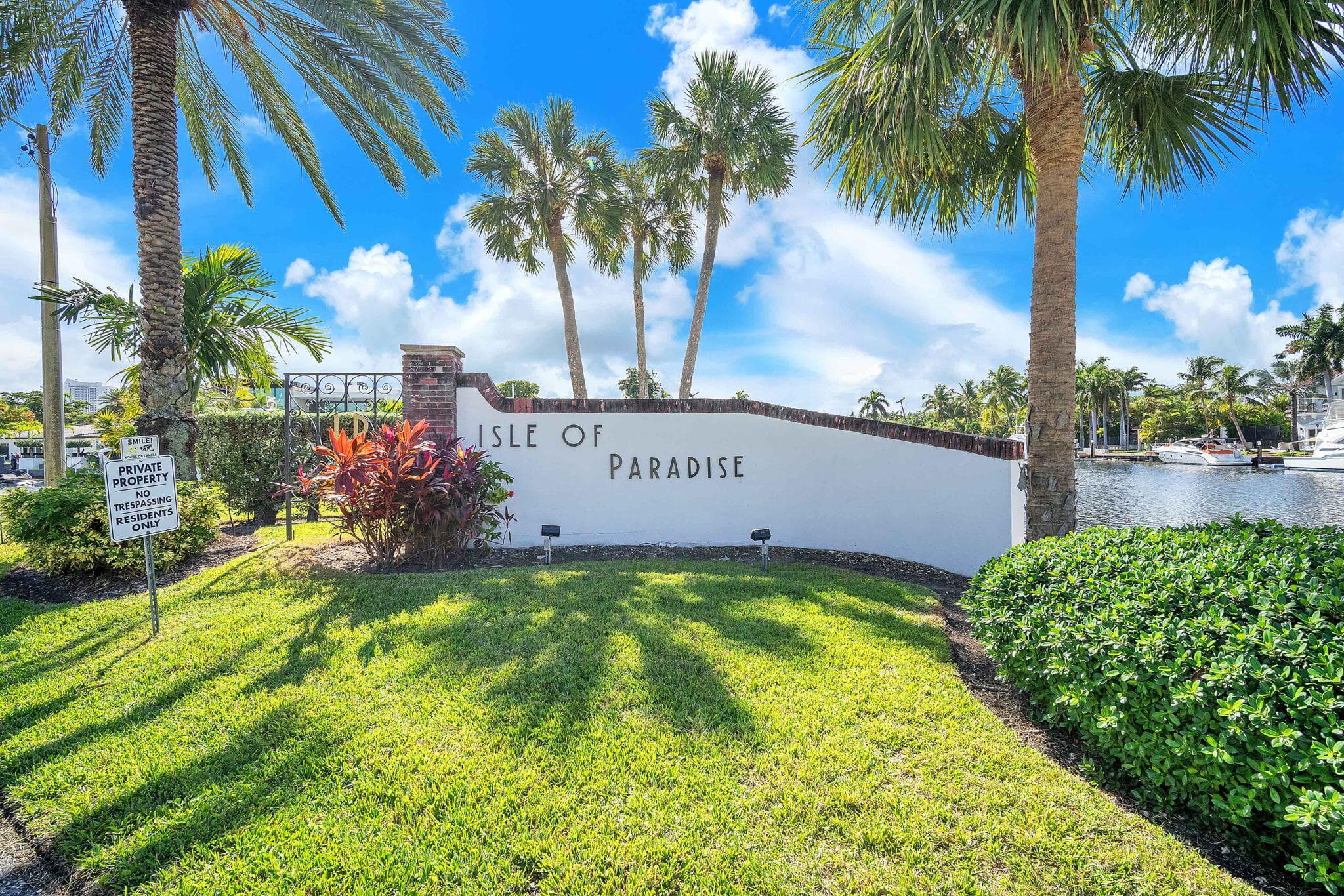 460 Paradise Isle Boulevard 203, Hallandale Beach, FL 33009 — photo 15 of 18