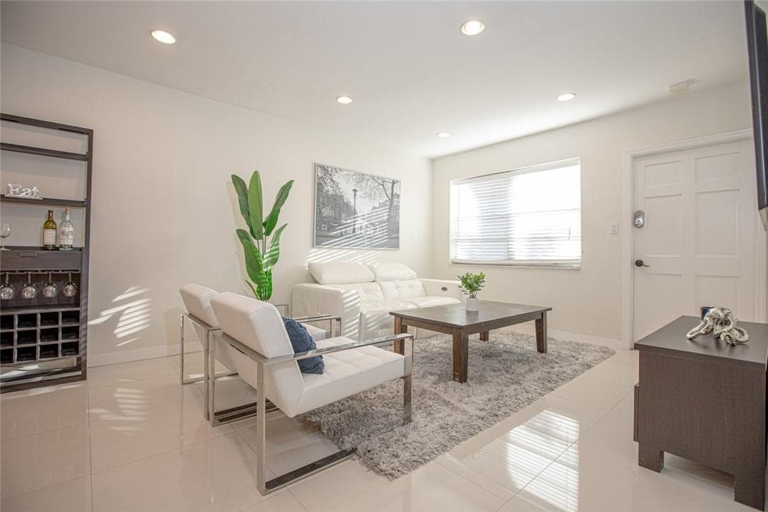 601 SE 5th Court 108, Fort Lauderdale, FL 33301 — photo 4 of 26