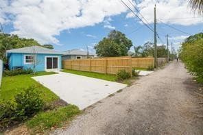 105 S D Street, Lake Worth Beach, FL 33460 — photo 3 of 9