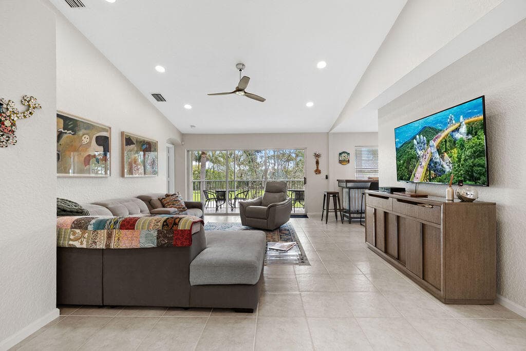 8050 Aberdeen Drive 202, Boynton Beach, FL 33472 — photo 12 of 99