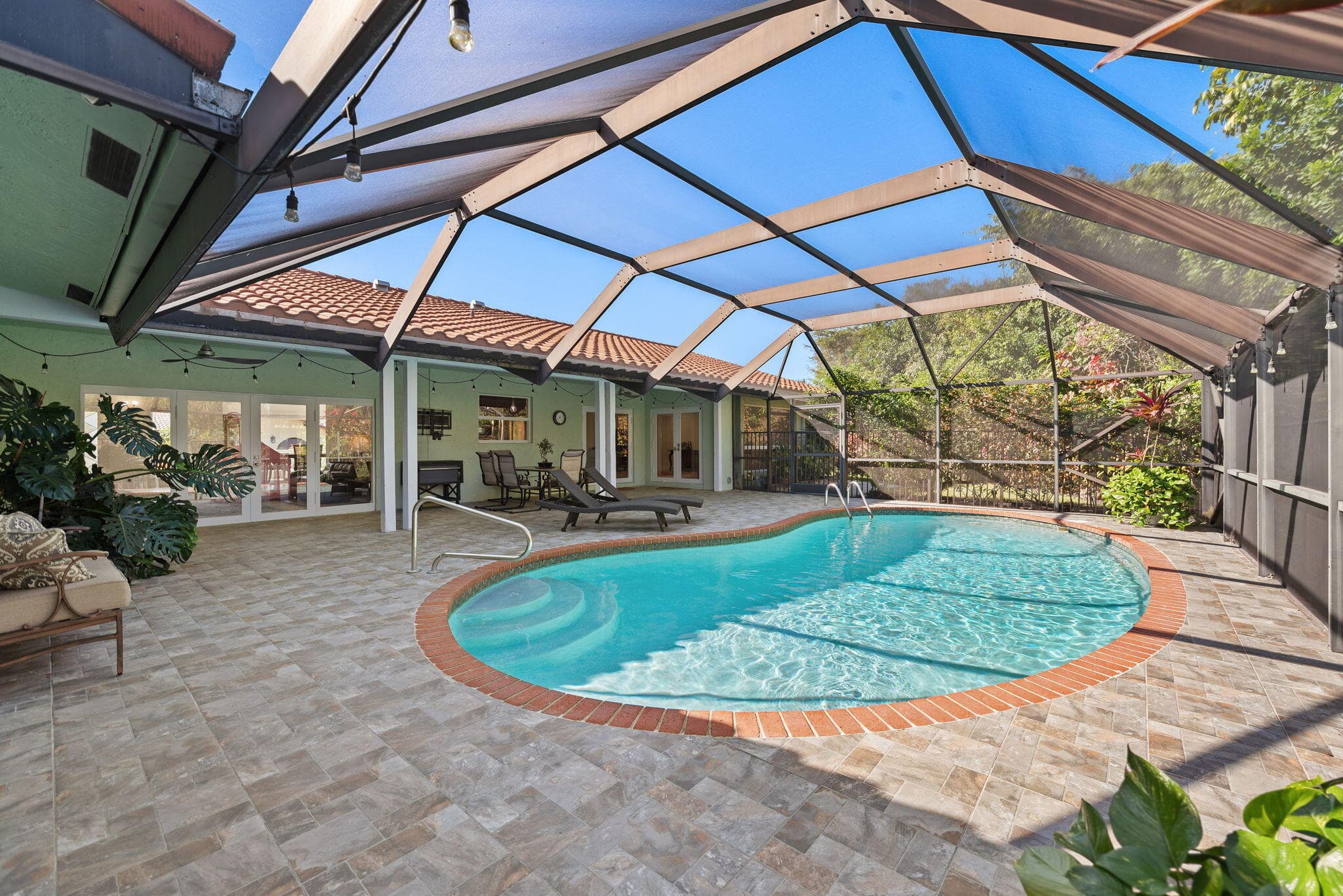 301 Jacaranda Drive, Plantation, FL 33324 — photo 37 of 46