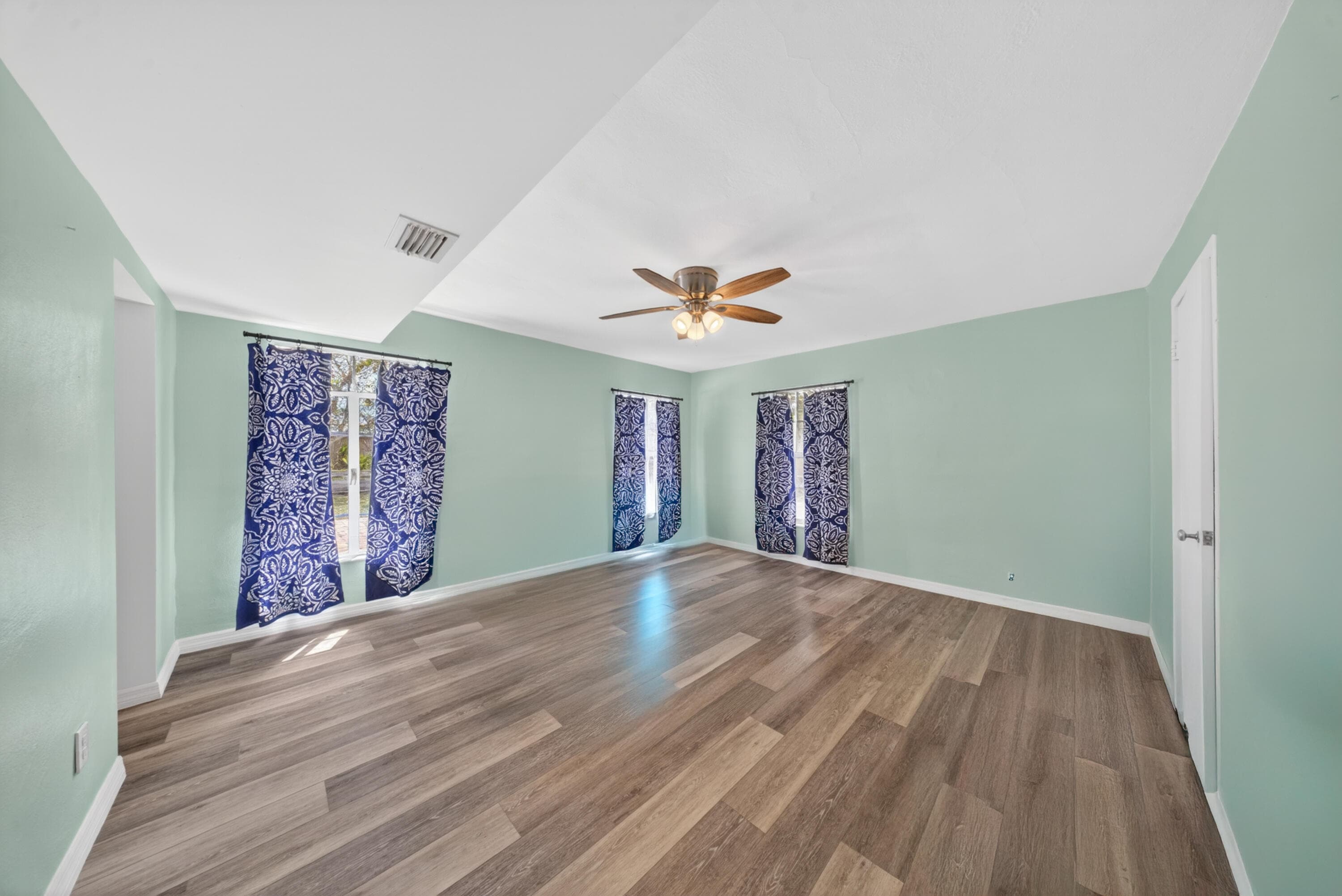806 S 7th Street, Fort Pierce, FL 34950 — photo 15 of 40