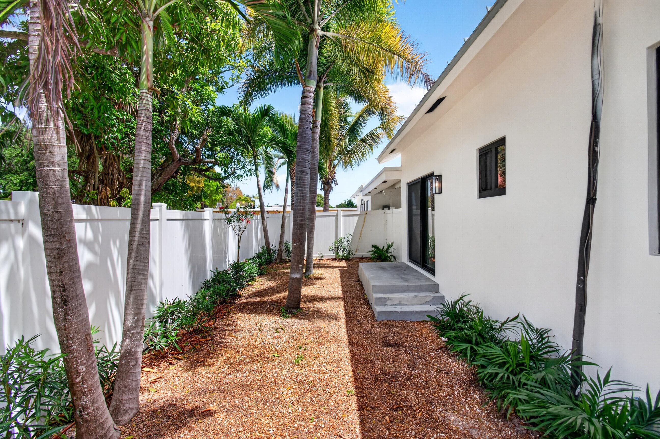 517 NW 1st Street, Delray Beach, FL 33444 — photo 24 of 38