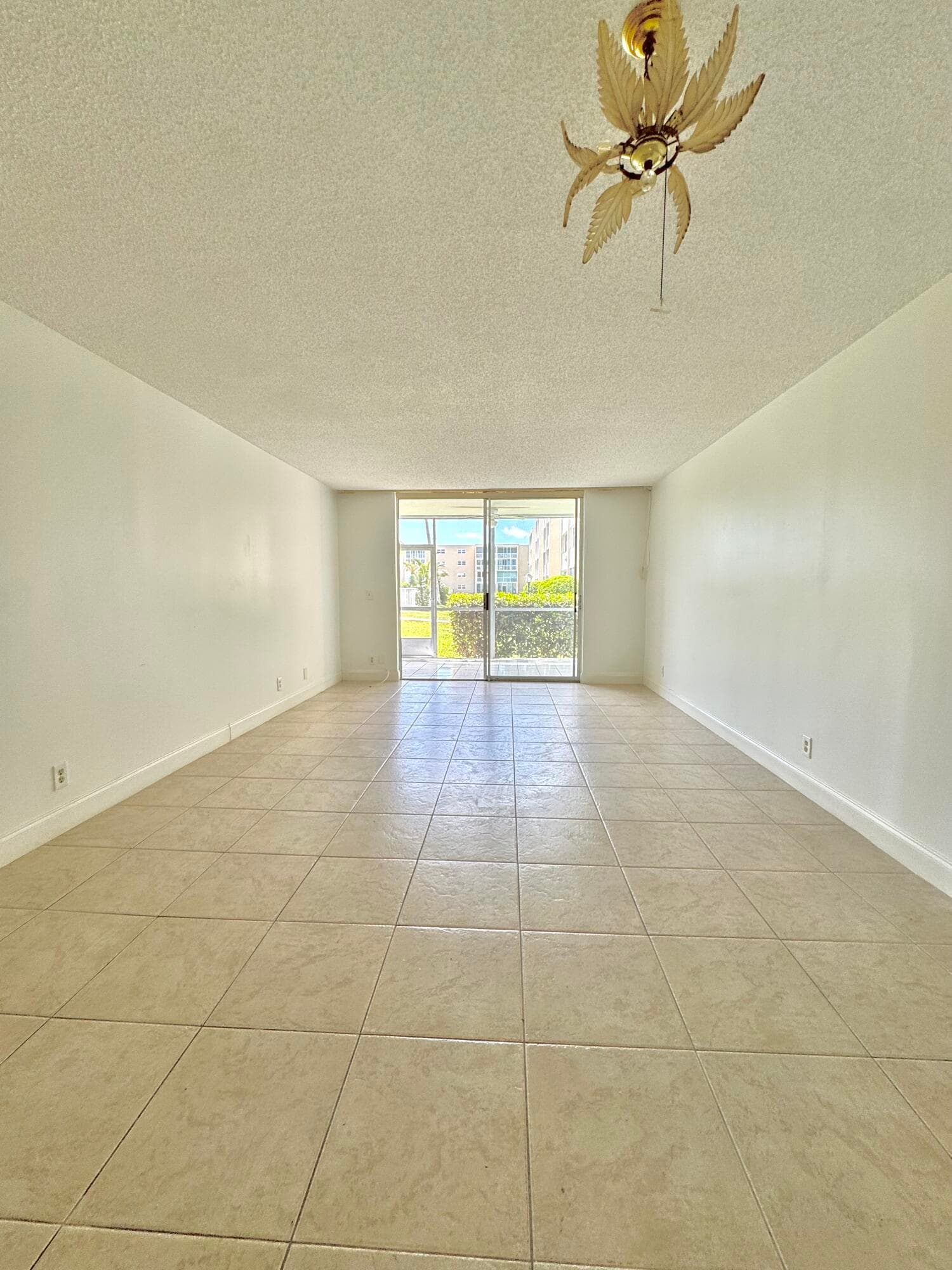 202 SE 10th Street 105, Dania Beach, FL 33004 — photo 3 of 22