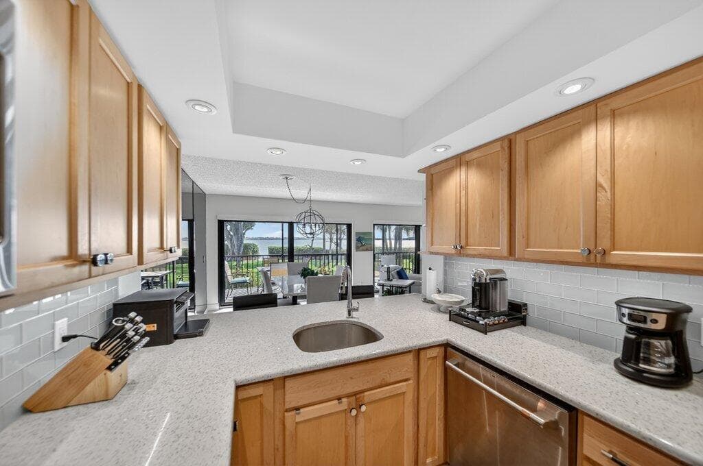 218 NE Edgewater Drive 218, Hutchinson Island, FL 34996 — photo 27 of 44
