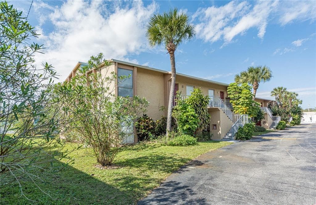 1555 14th Avenue 201, Vero Beach, FL 32960 — photo 19 of 28