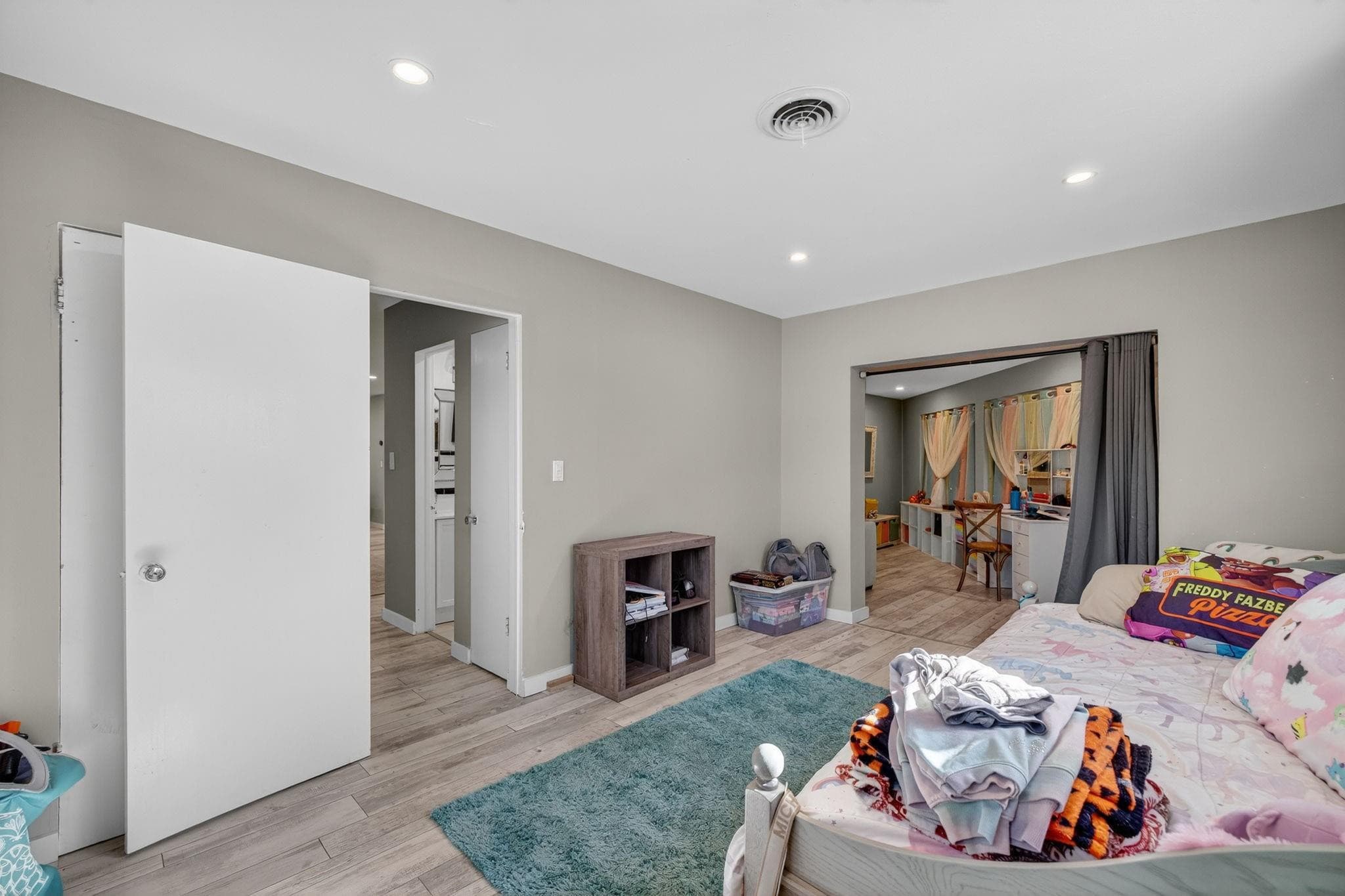 1570 NE 30th Place, Oakland Park, FL 33334 — photo 35 of 76