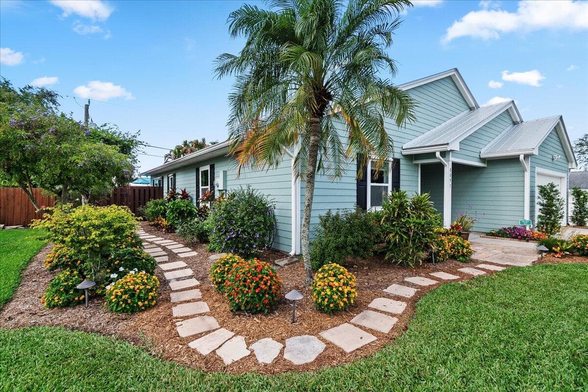 8093 SE Carlton Street, Hobe Sound, FL 33455 — photo 30 of 42