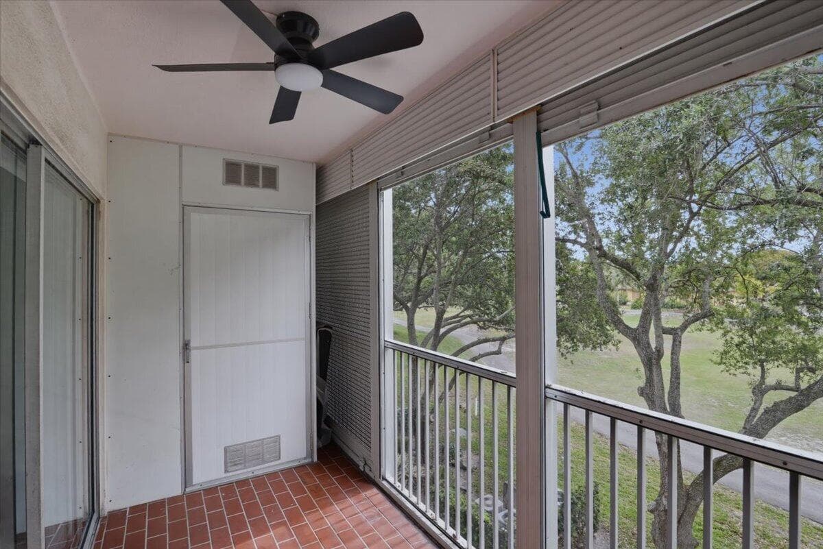 700 SW 128th Avenue 310c, Pembroke Pines, FL 33027 — photo 28 of 38