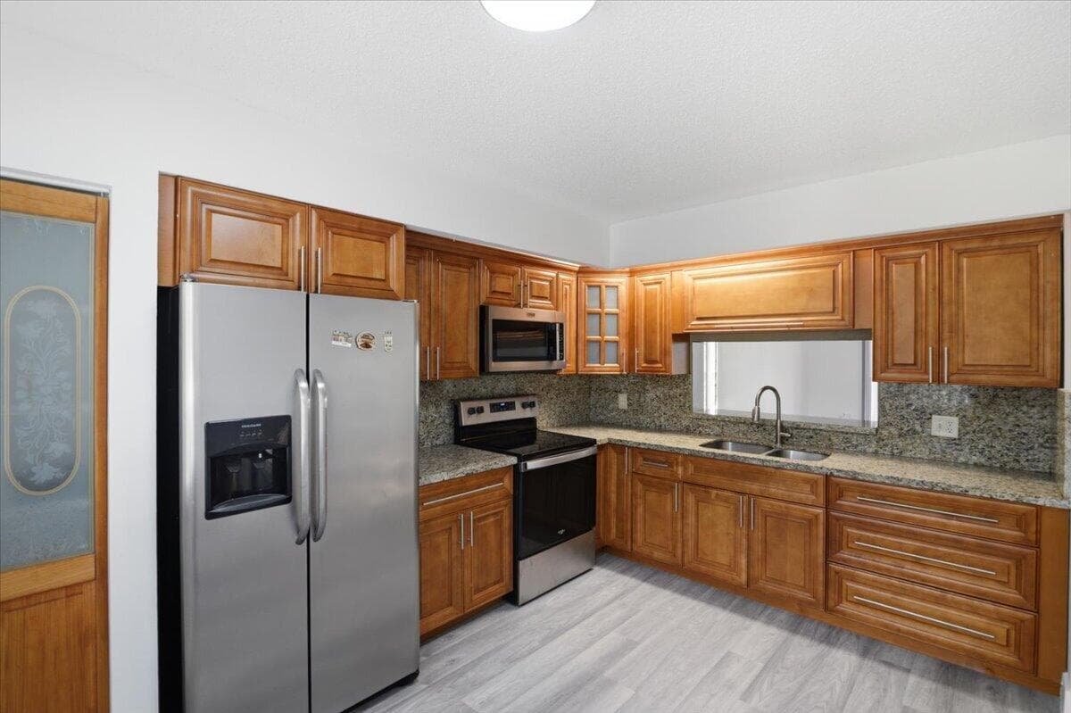 700 SW 128th Avenue 310c, Pembroke Pines, FL 33027 — photo 7 of 38