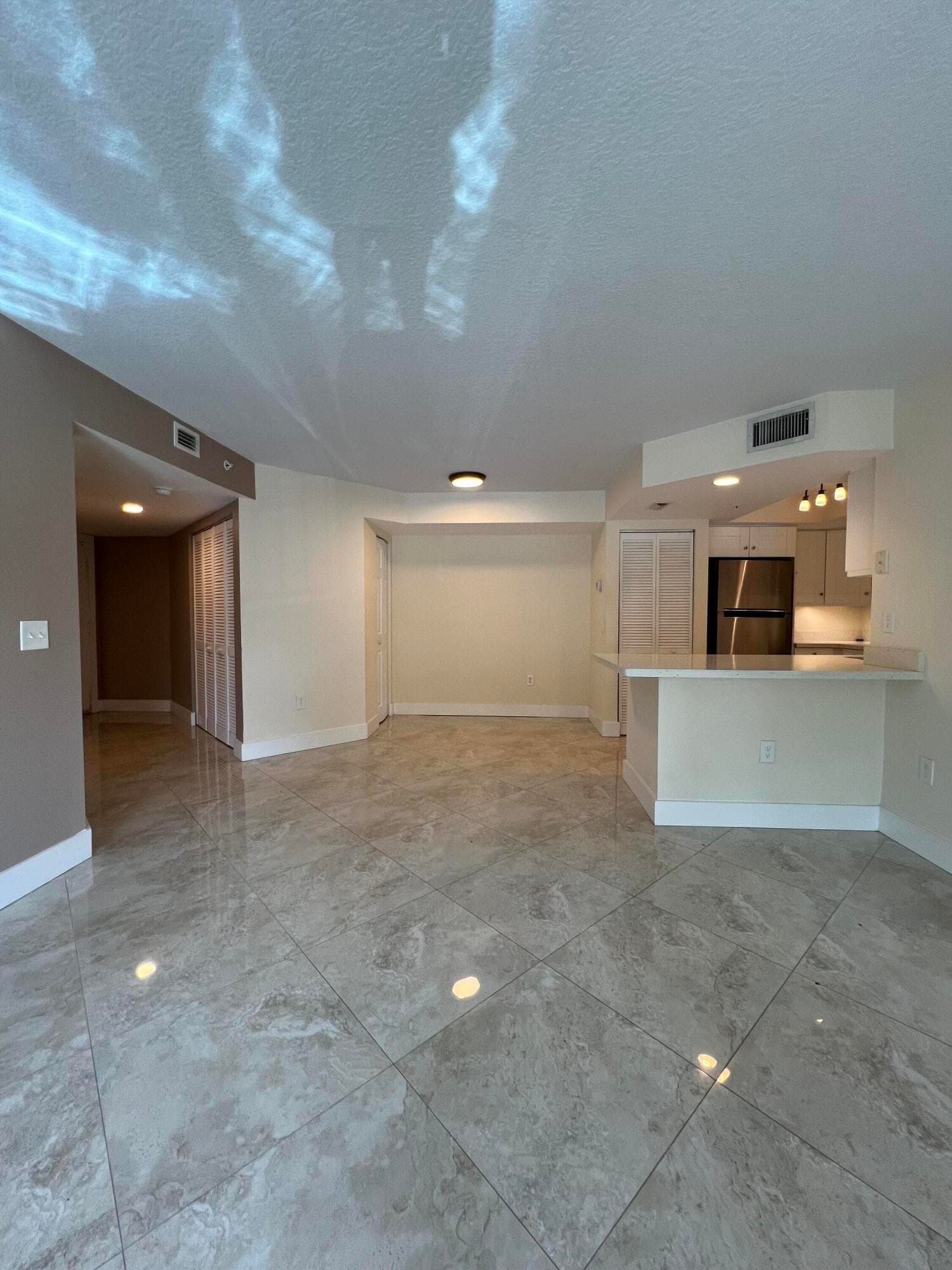 4187 N Haverhill Road 506, West Palm Beach, FL 33417 — photo 3 of 10