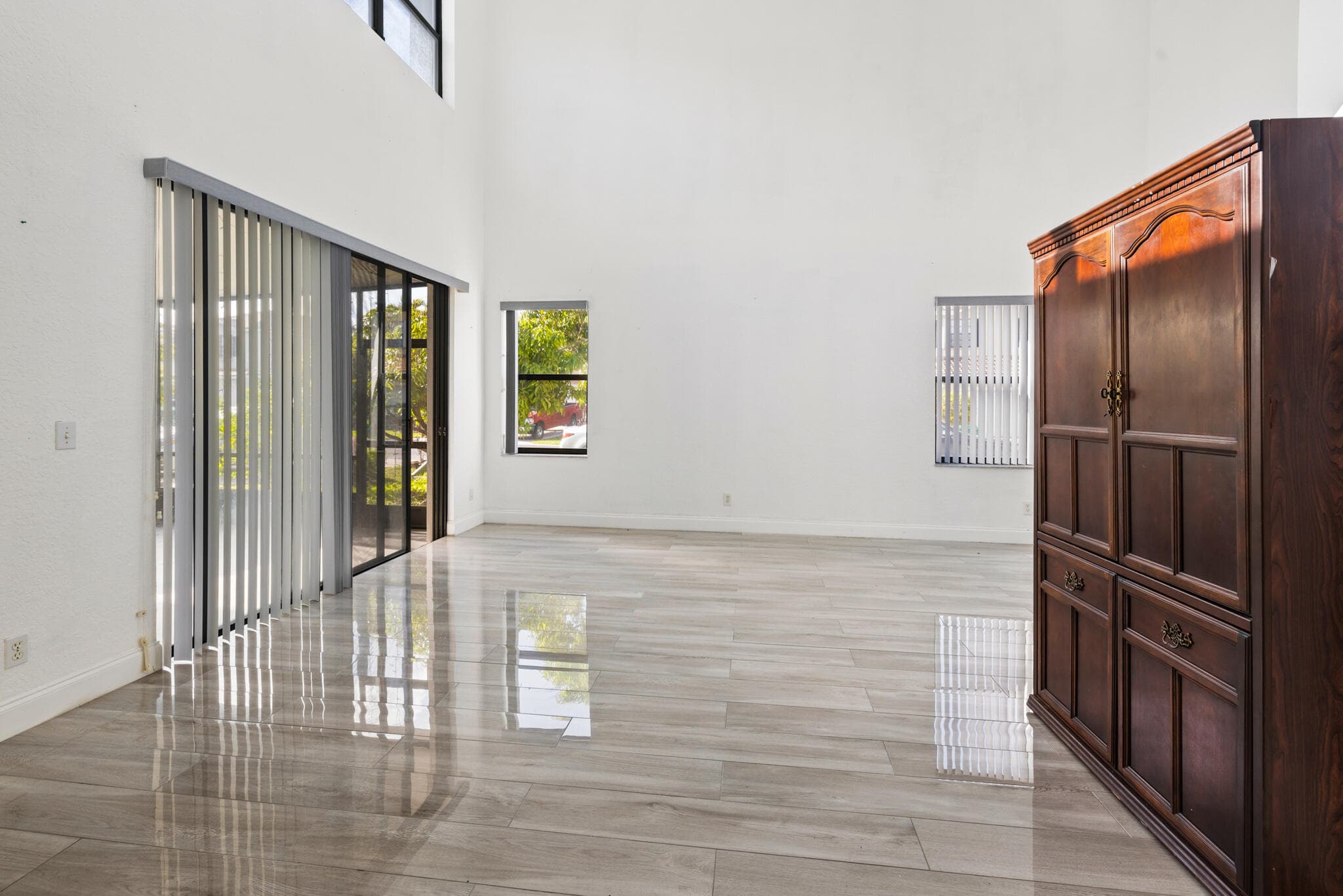 3471 NW 112th Avenue, Coral Springs, FL 33065 — photo 5 of 33