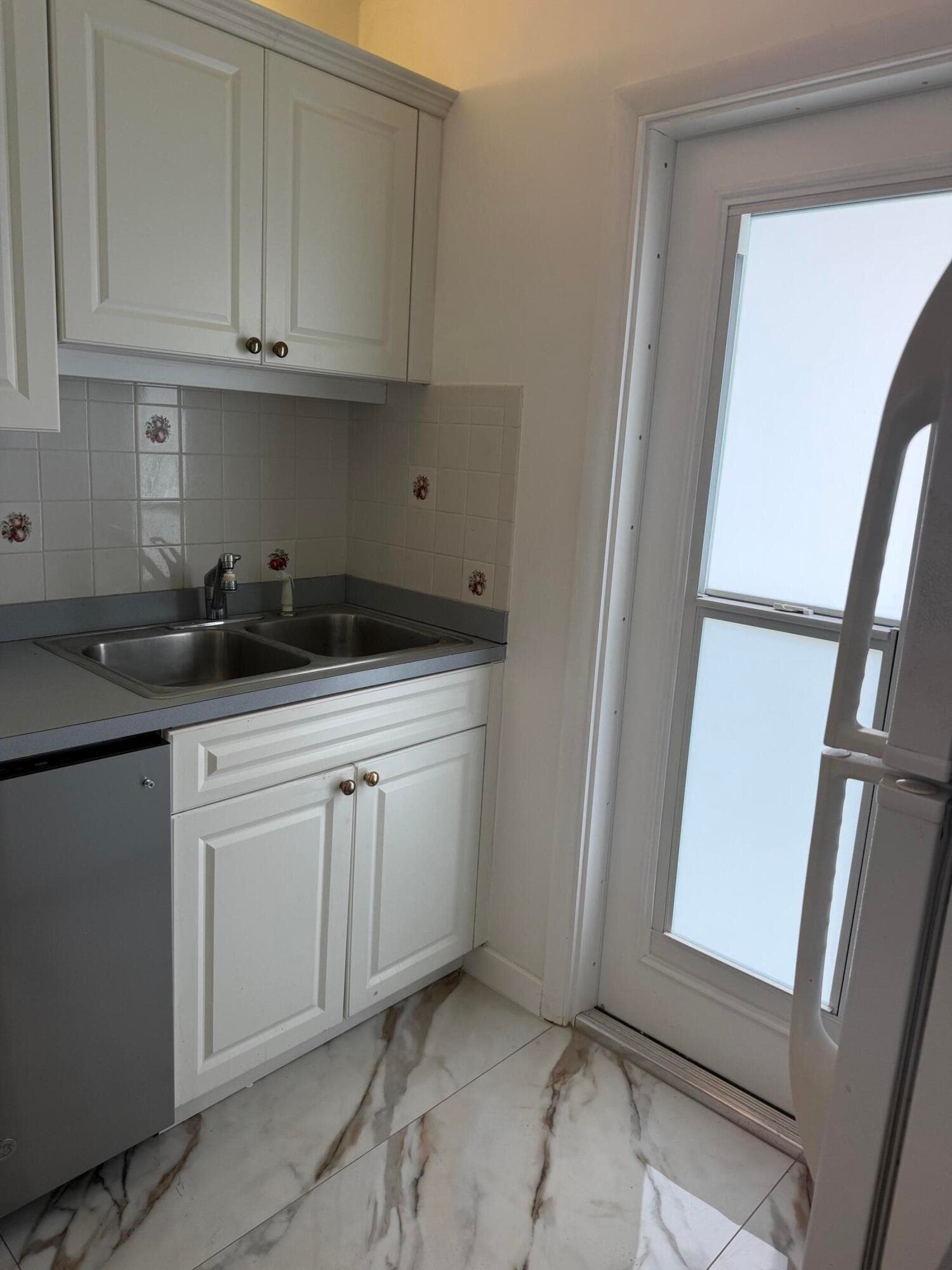 1100 Pine Drive 102, Pompano Beach, FL 33060 — photo 6 of 27