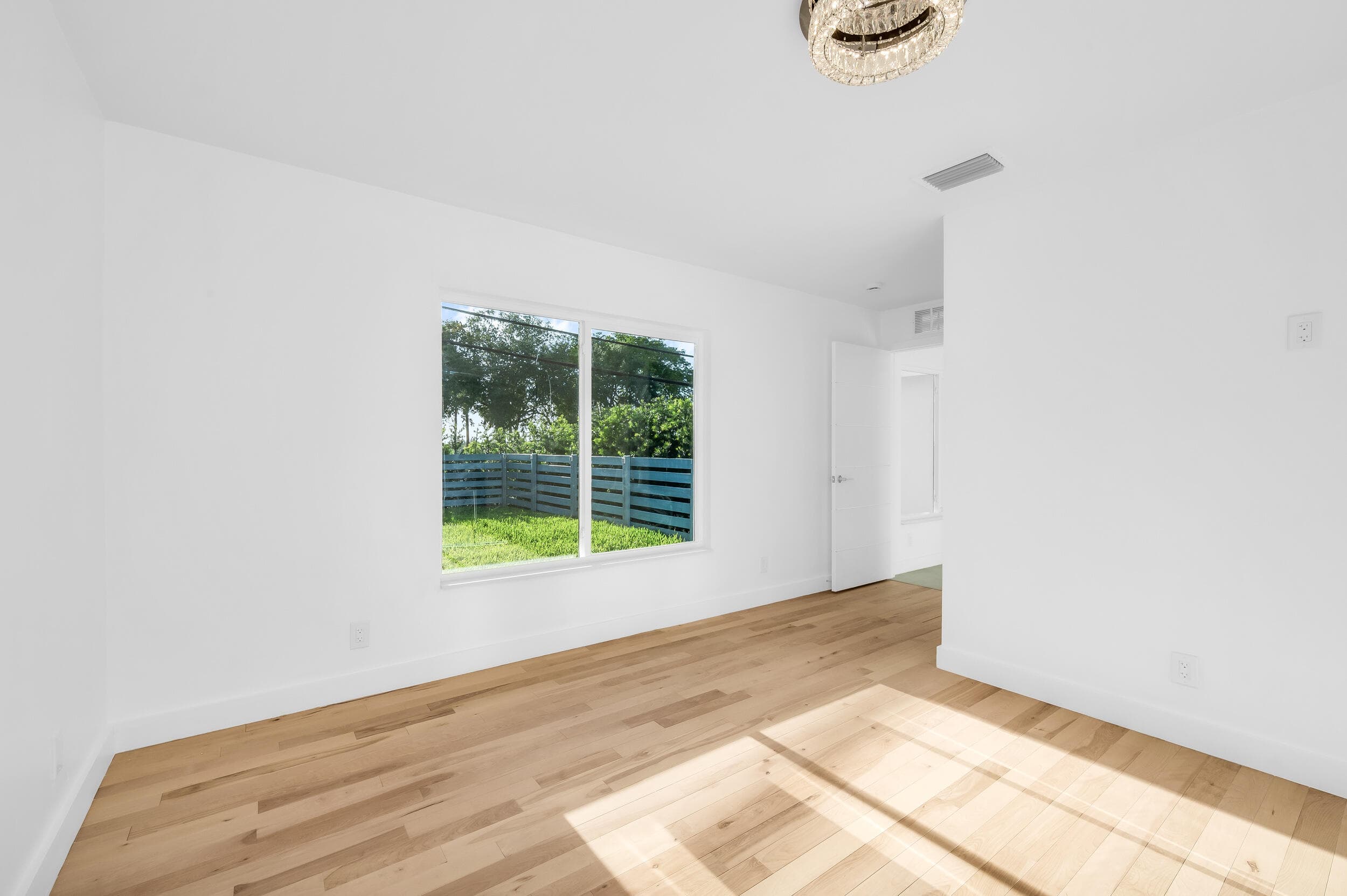 3470 NW 21st Avenue, Oakland Park, FL 33309 — photo 19 of 81