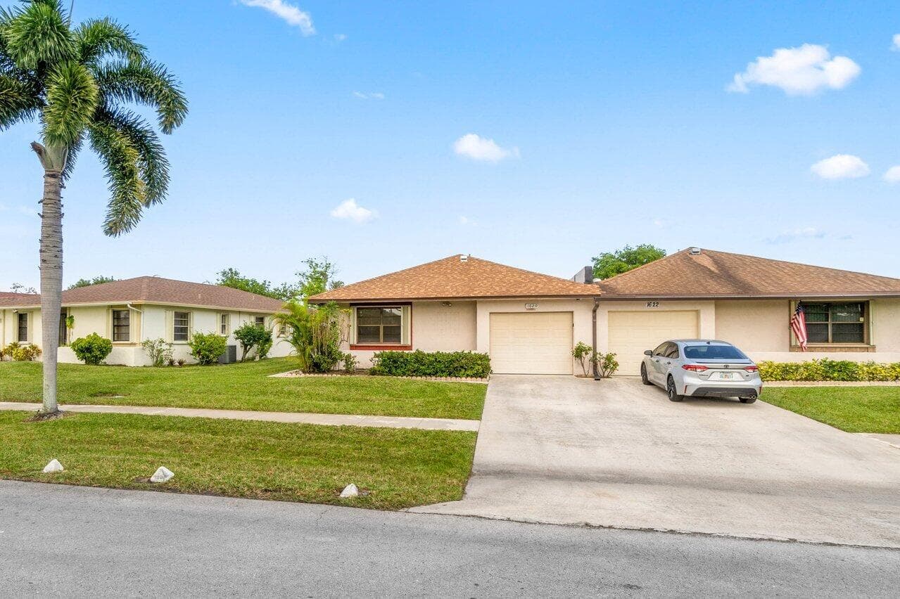 1620 Granfern Avenue 1620, West Palm Beach, FL 33415 — photo 4 of 35