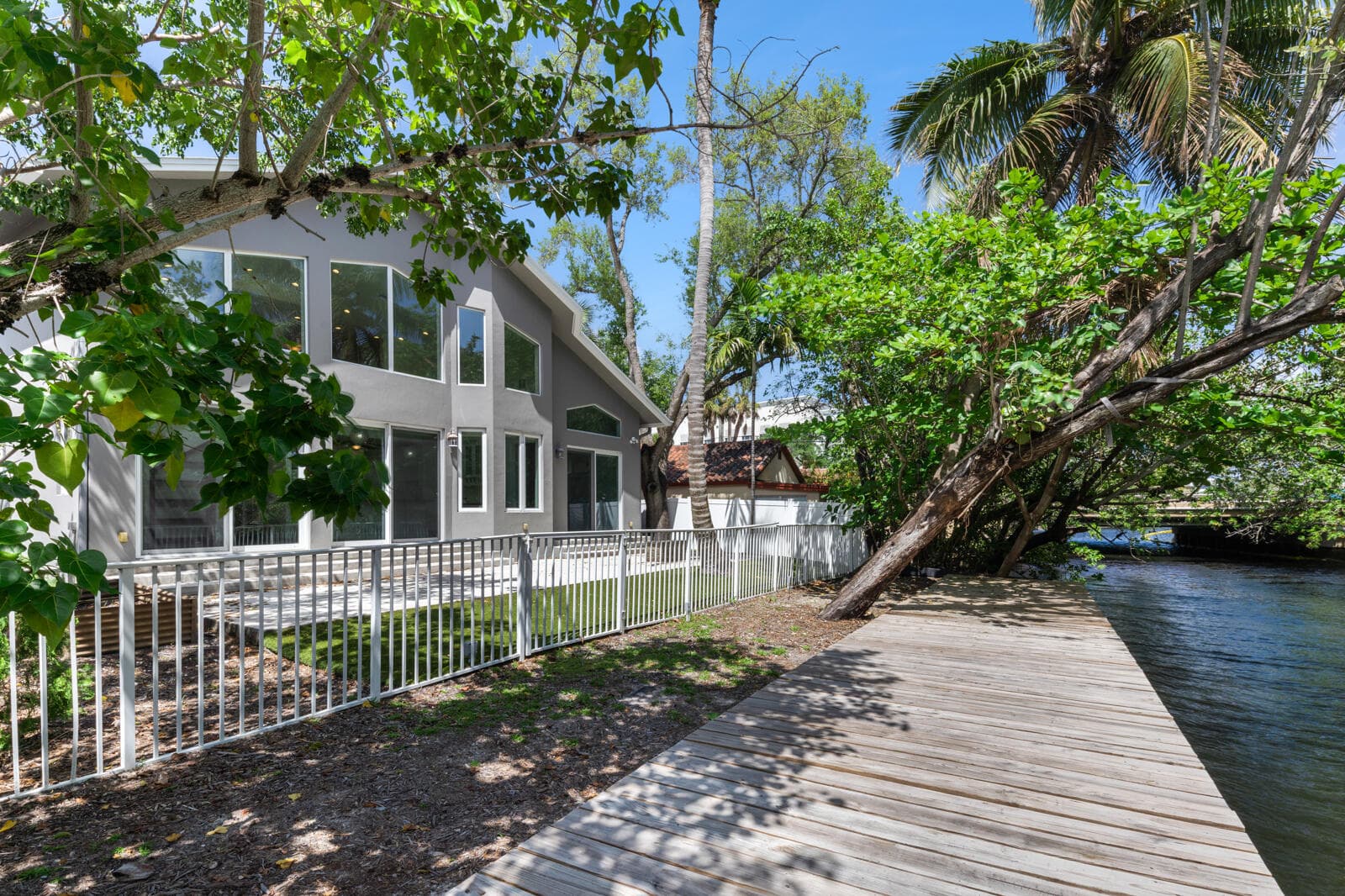 216 SE 10th Street, Fort Lauderdale, FL 33316 — photo 3 of 40