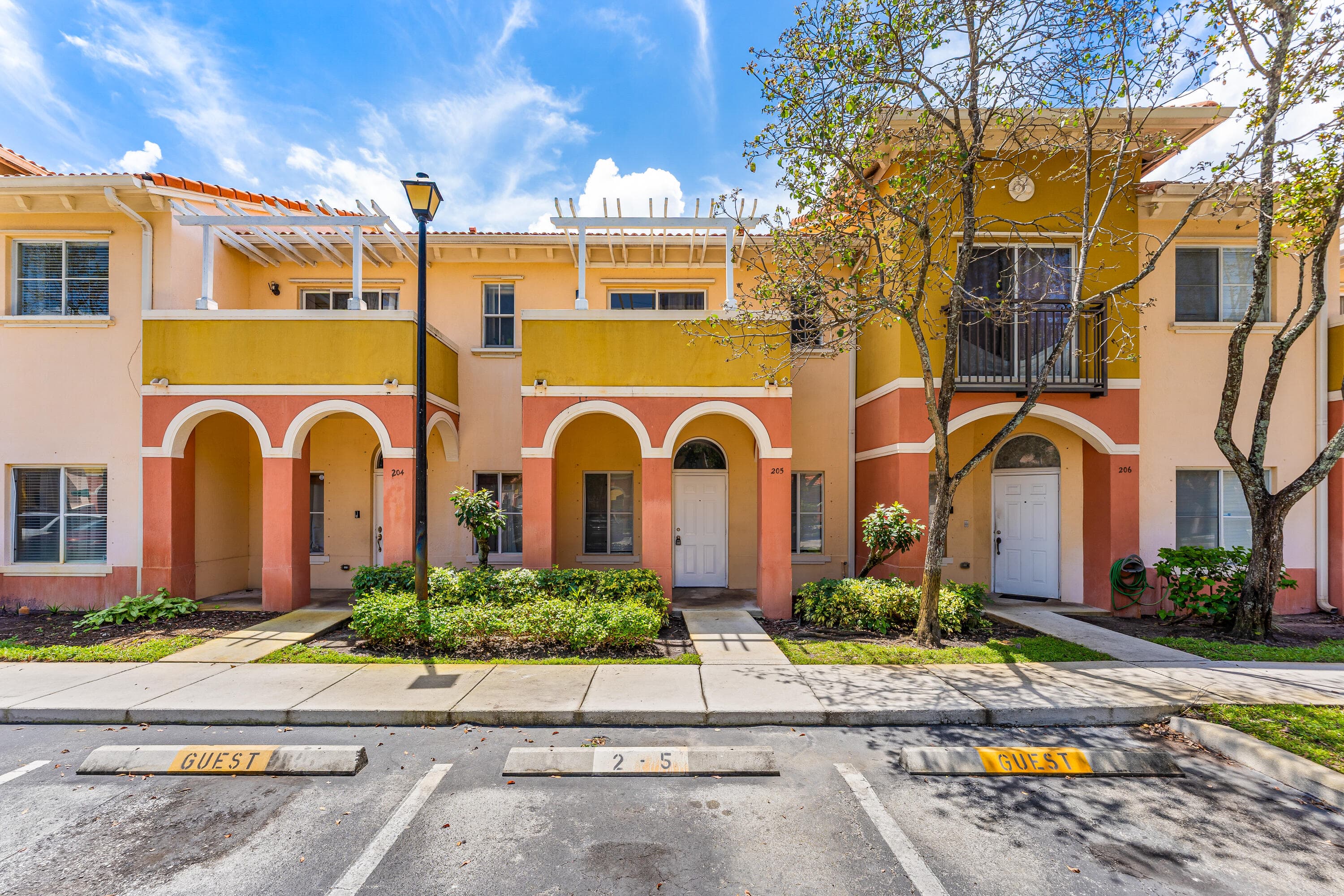 205 S Santa Catalina Circle 205, North Lauderdale, FL 33068 — photo 1 of 33