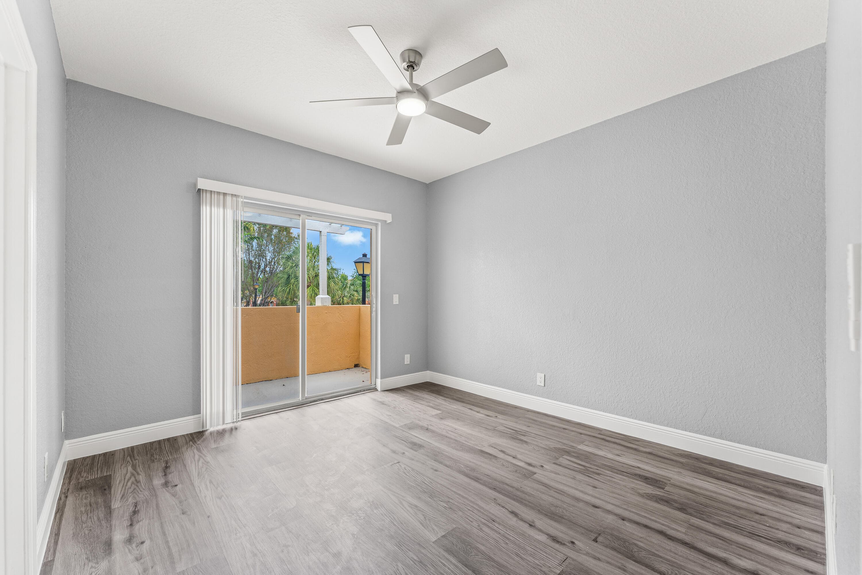 205 S Santa Catalina Circle 205, North Lauderdale, FL 33068 — photo 15 of 33
