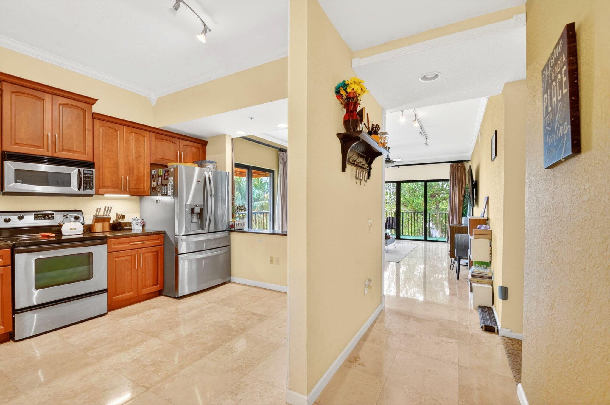 1610 Presidential Way 309, West Palm Beach, FL 33401 — photo 4 of 41