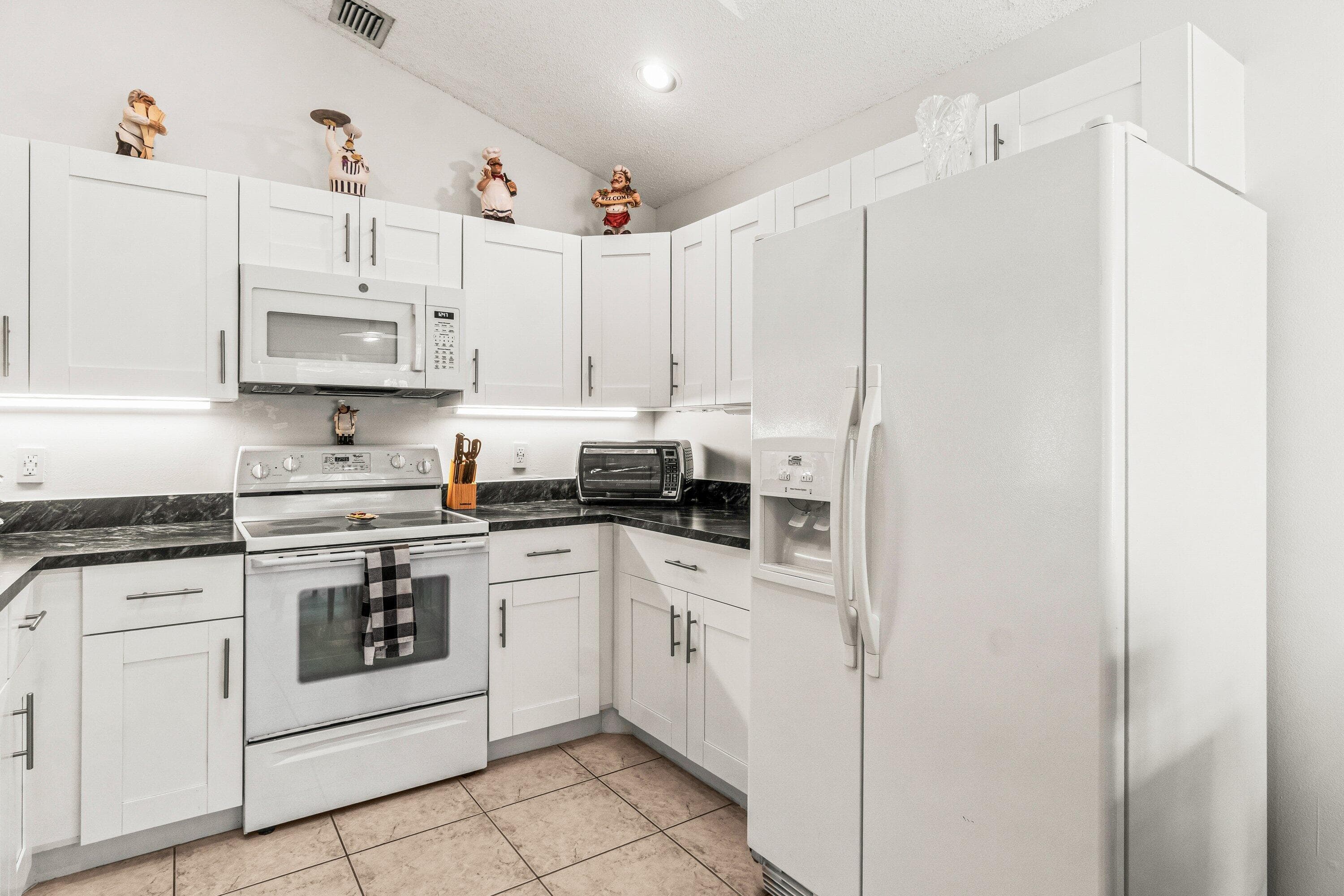 25 Wyndham Lane, Palm Beach Gardens, FL 33418 — photo 16 of 37