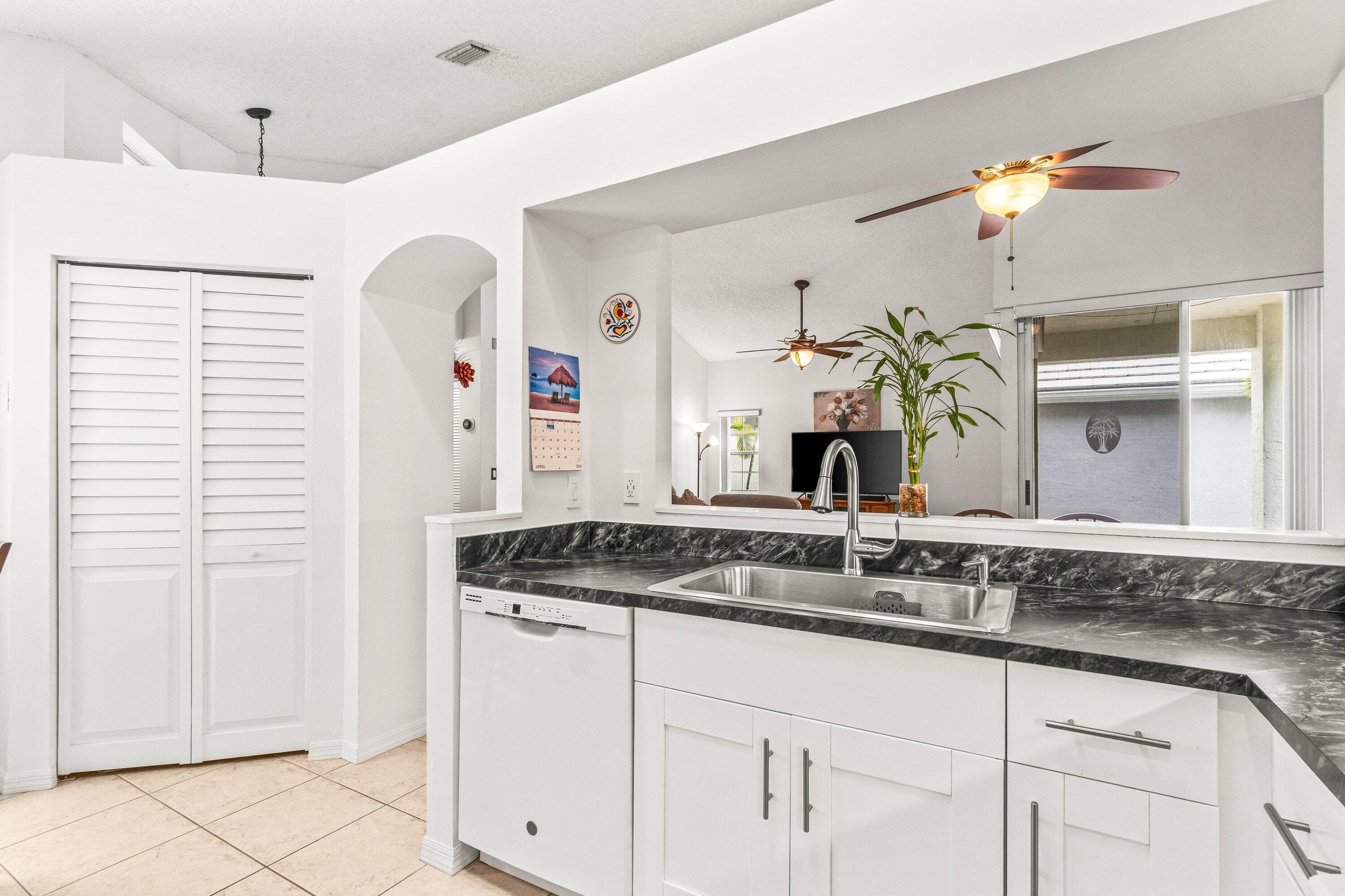 25 Wyndham Lane, Palm Beach Gardens, FL 33418 — photo 15 of 37